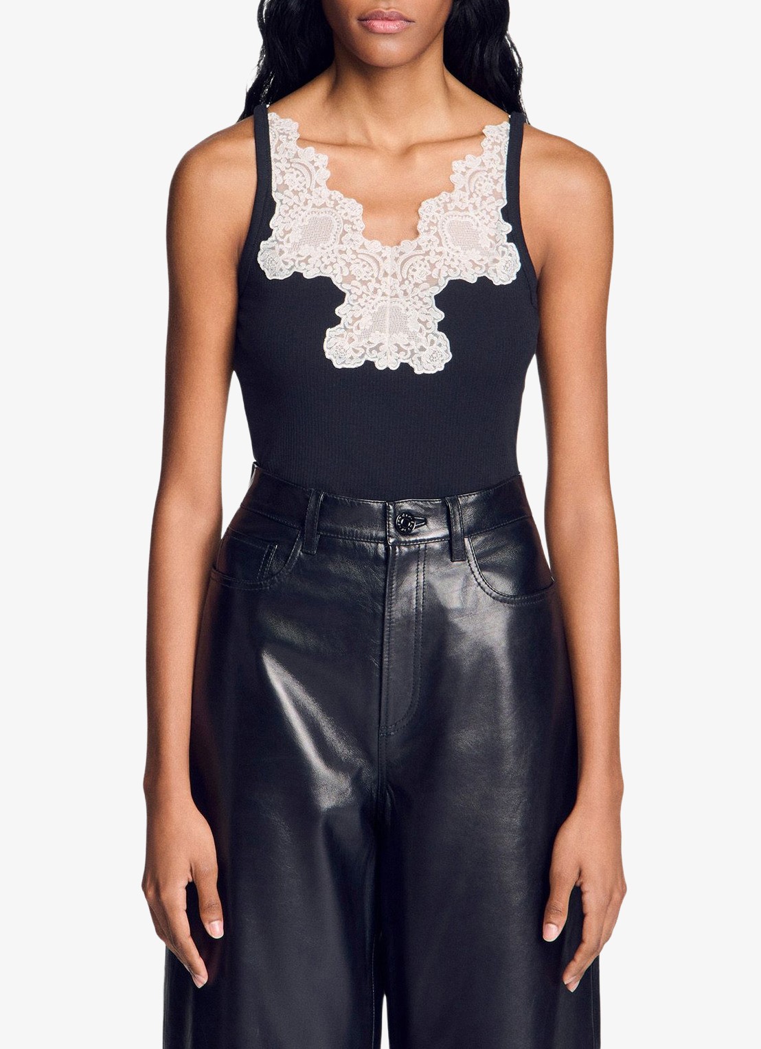 Sandro Top met spaghettibandjes en details van kant - detail black / zwart