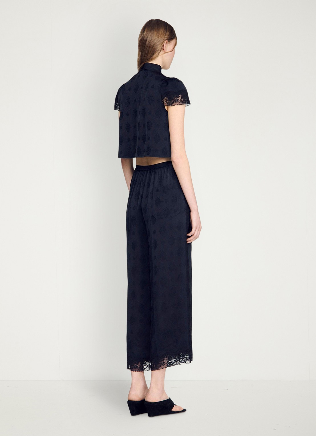 Sandro Top met strikkraag en details van kant - achterkant 3 black / zwart