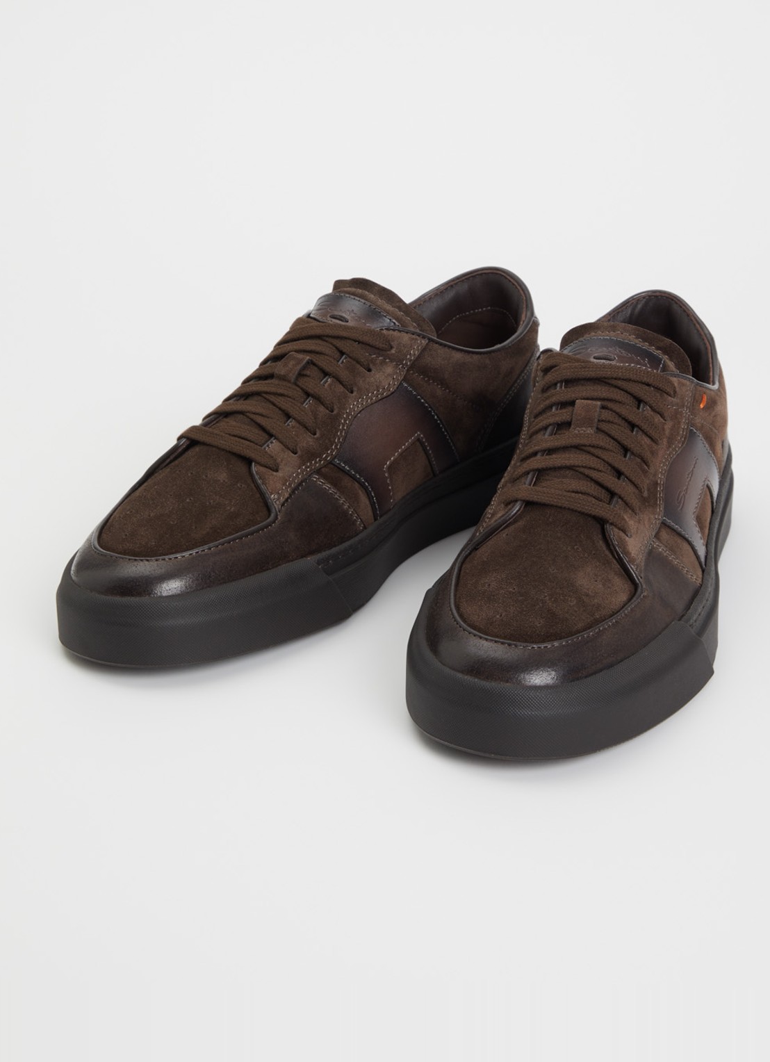 Santoni DBS Sport sneaker van suède met leren details - detail 2 donkerbruin