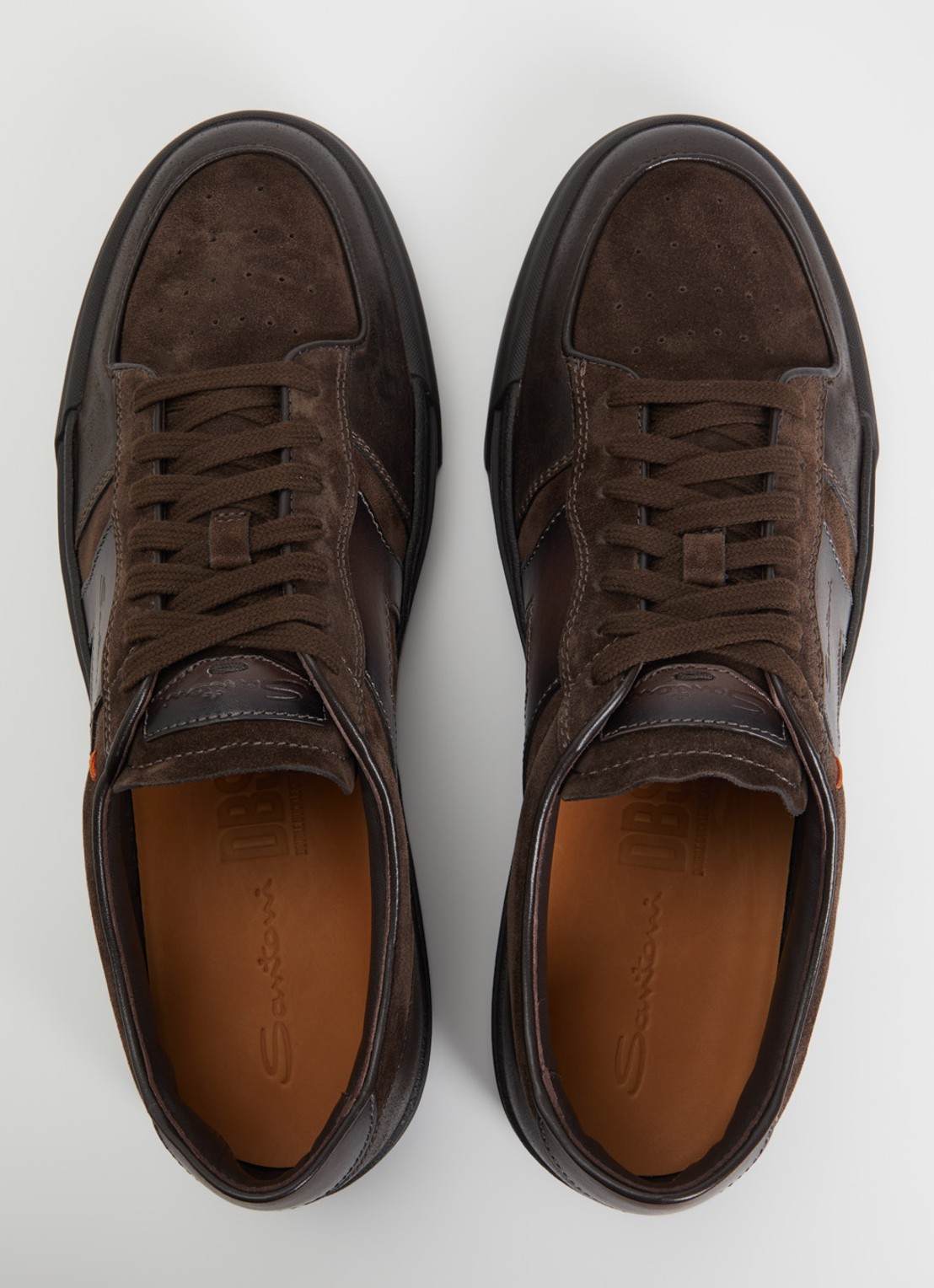 Santoni DBS Sport sneaker van suède met leren details - detail 3 donkerbruin