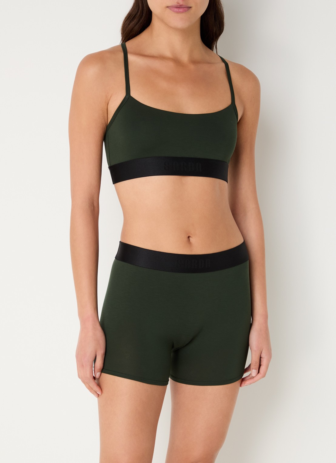 Sarda Eliza high waist straight korte broek met logoband - voorkant 5 legergroen