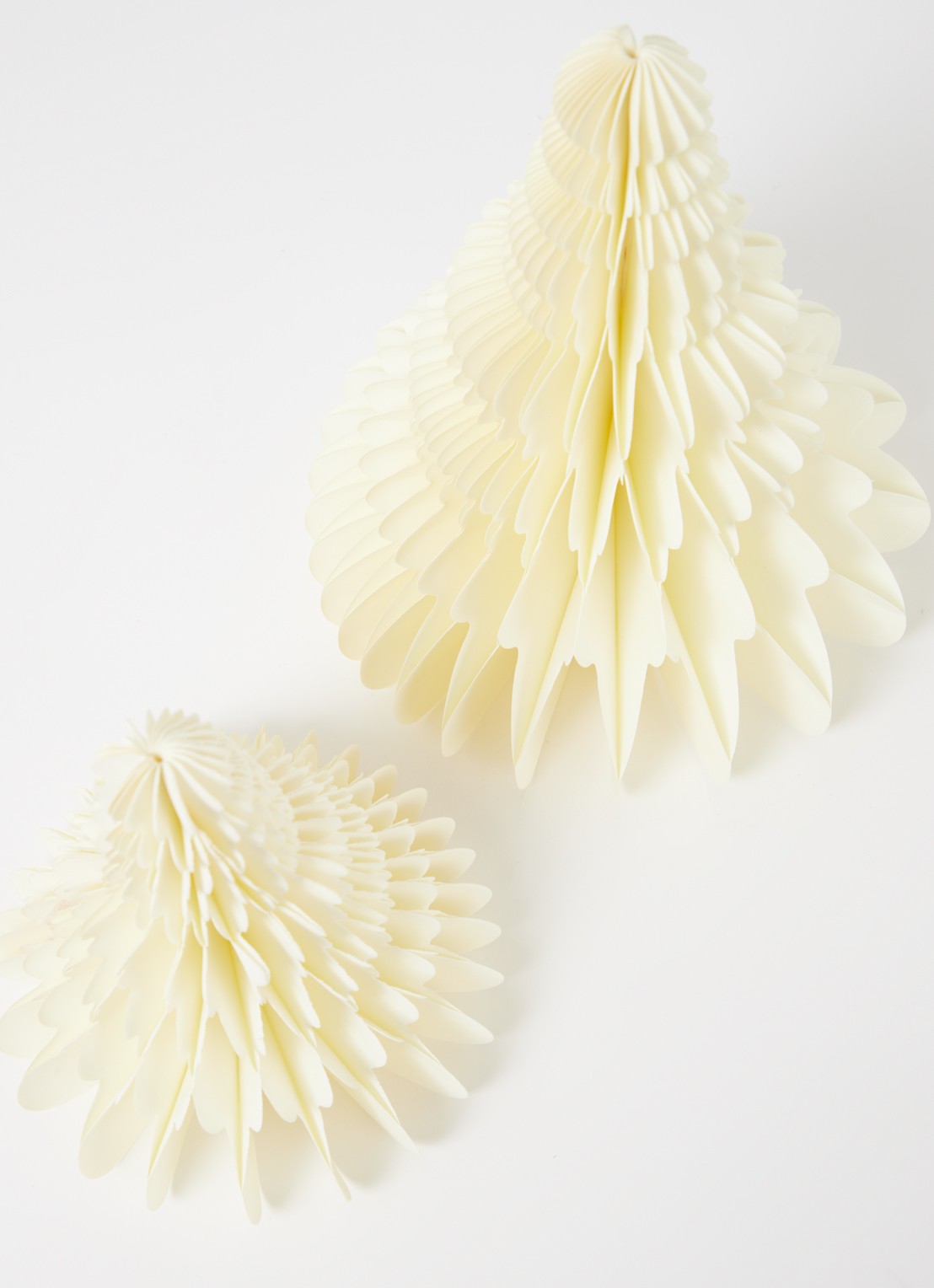 Sass & Belle Honeycomb Boom ornament set van 2 - voorkant 2 ivoor