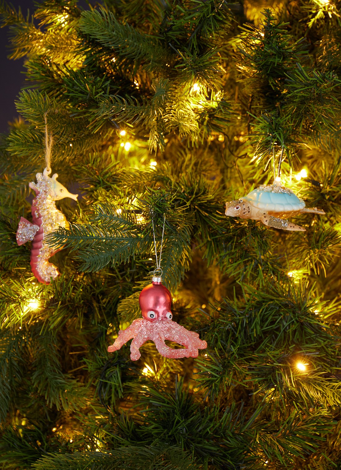 Sass & Belle Pink Glitter Octopus Shaped Bauble 12,5 cm - voorkant 3 roze
