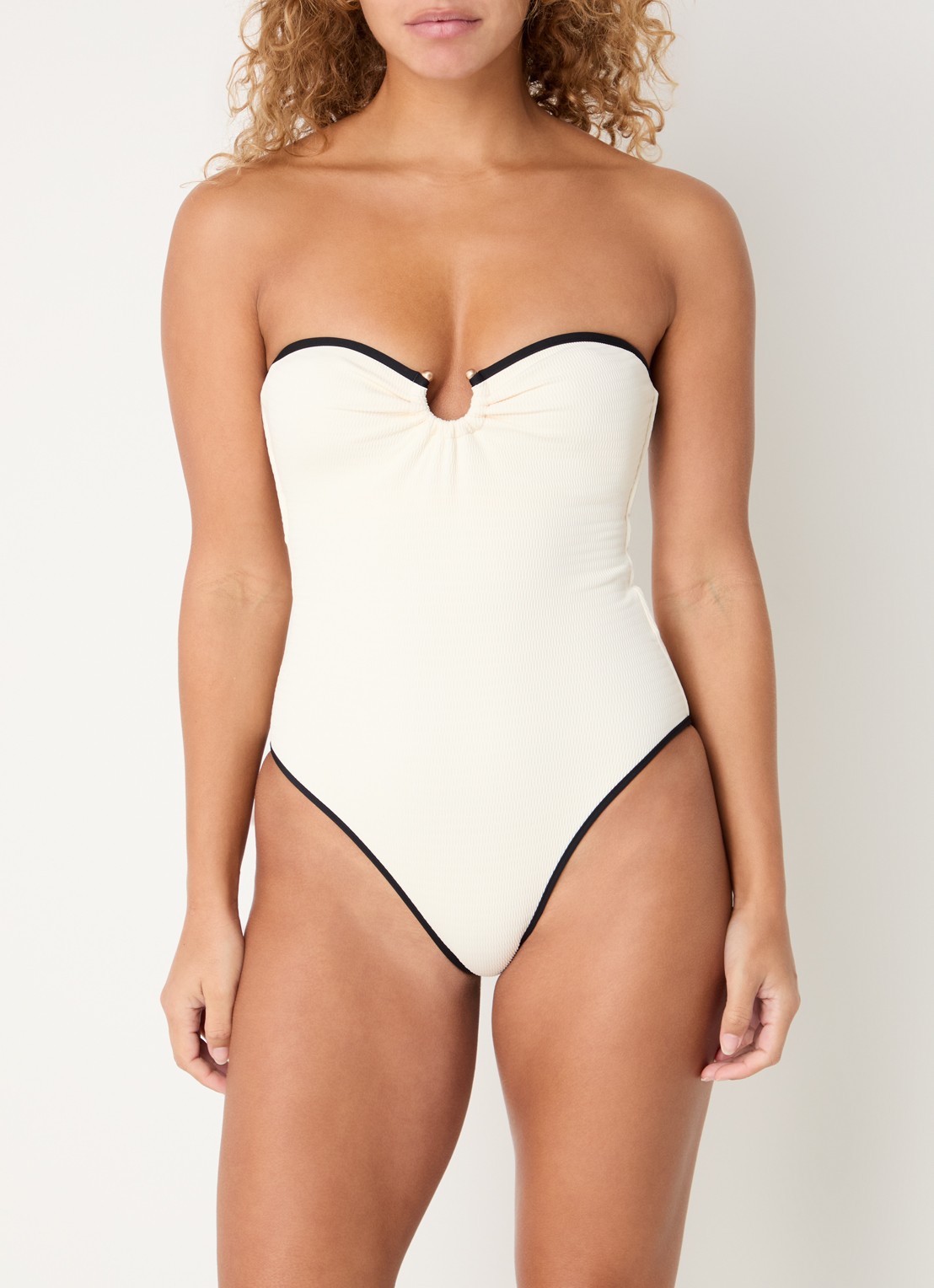 Seafolly Beach Bound bandeau badpak met afneembare bandjes - detail 3 creme