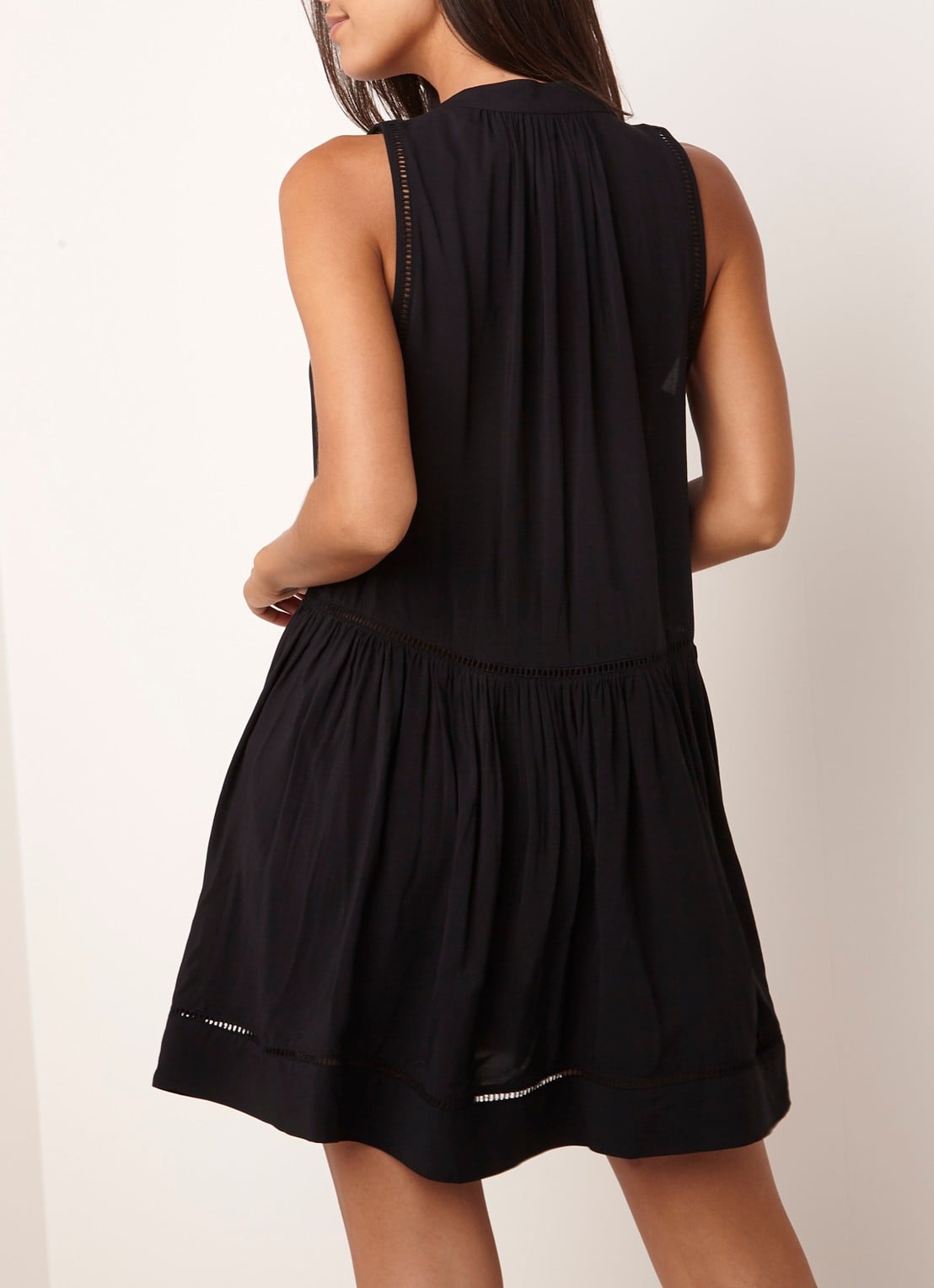 Seafolly Ladder mouwloze strandjurk met broderie - achterkant zwart