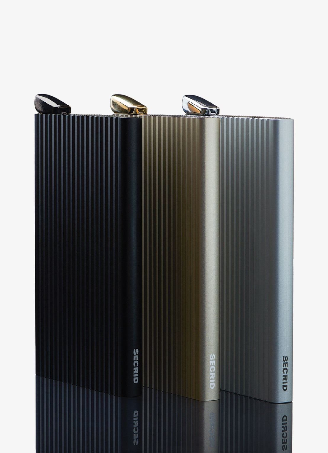 Secrid Cardprotector+ pasjeshouder van aluminium - detail 6 zwart