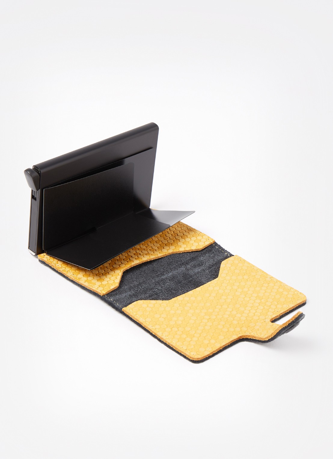 Secrid Miniwallet Beehive Wallet pasjeshouder van leer - detail zwart