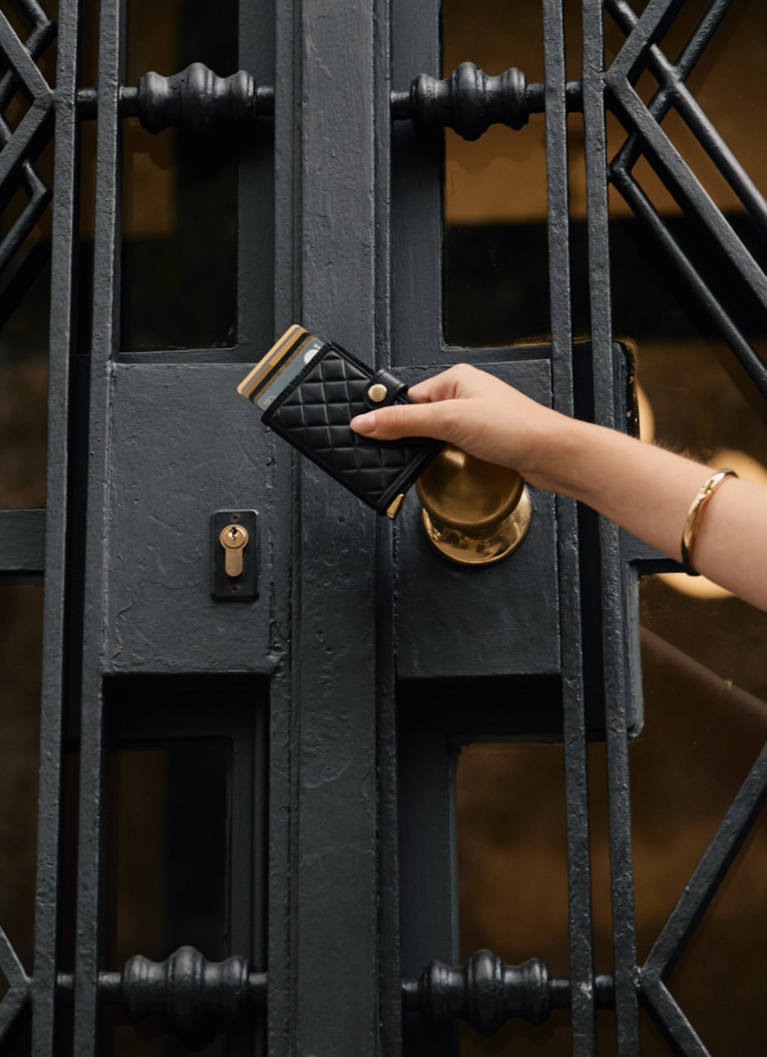 Secrid Miniwallet+ pasjeshouder van leer - detail 6 zwart
