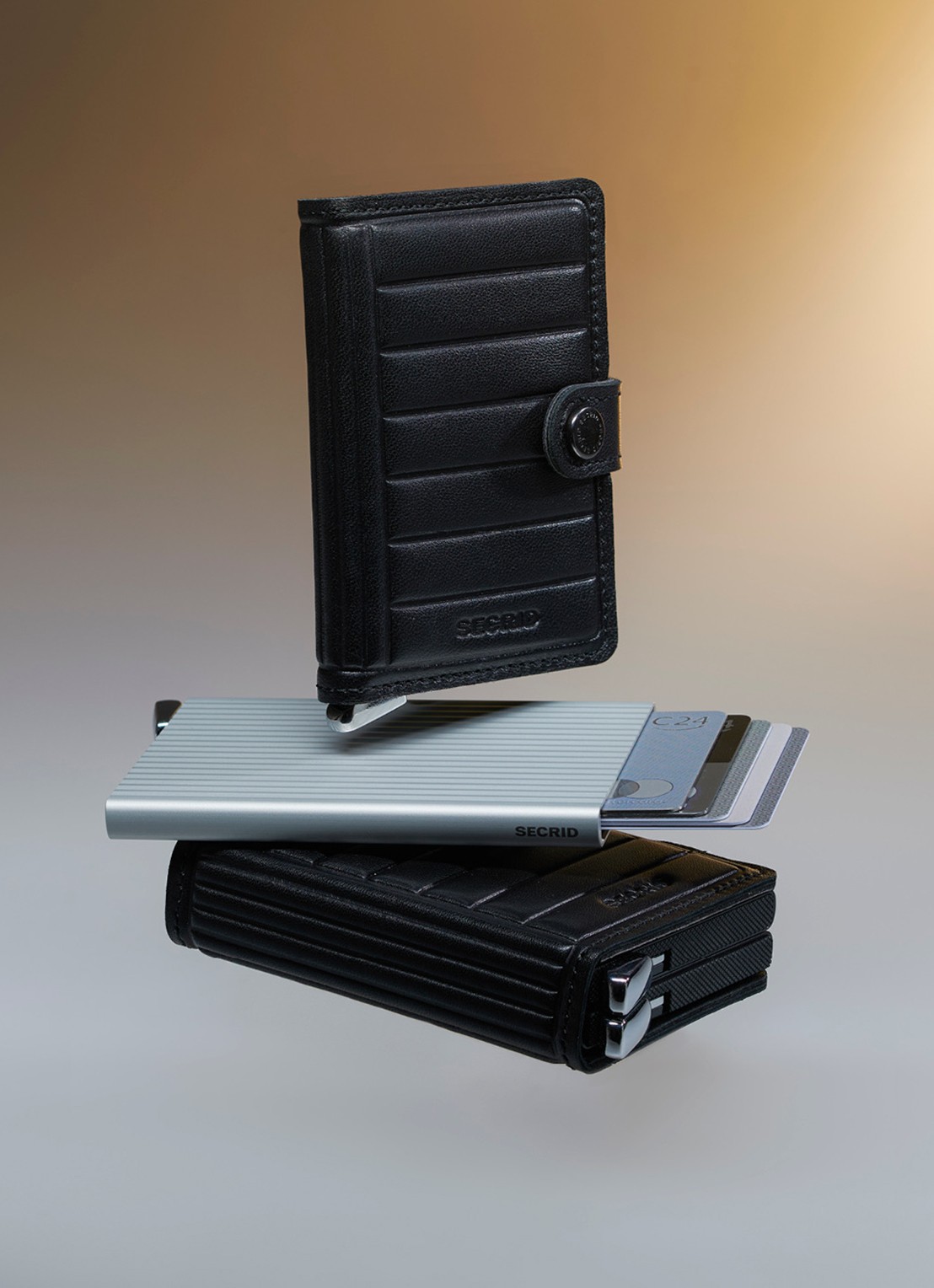 Secrid Miniwallet+ pasjeshouder van leer - detail 4 zwart