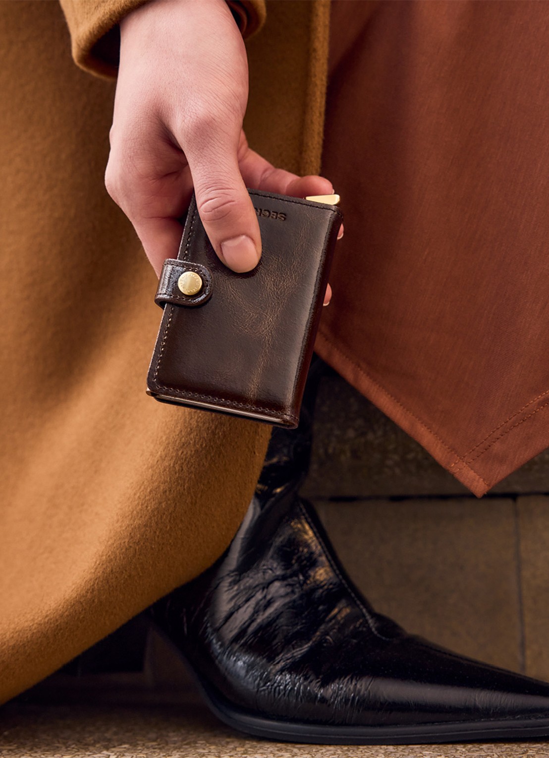 Secrid Miniwallet+ pasjeshouder van leer - detail 5 bordeauxrood