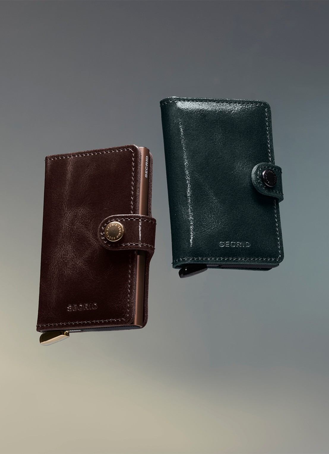 Secrid Miniwallet+ pasjeshouder van leer - detail 4 zeegroen