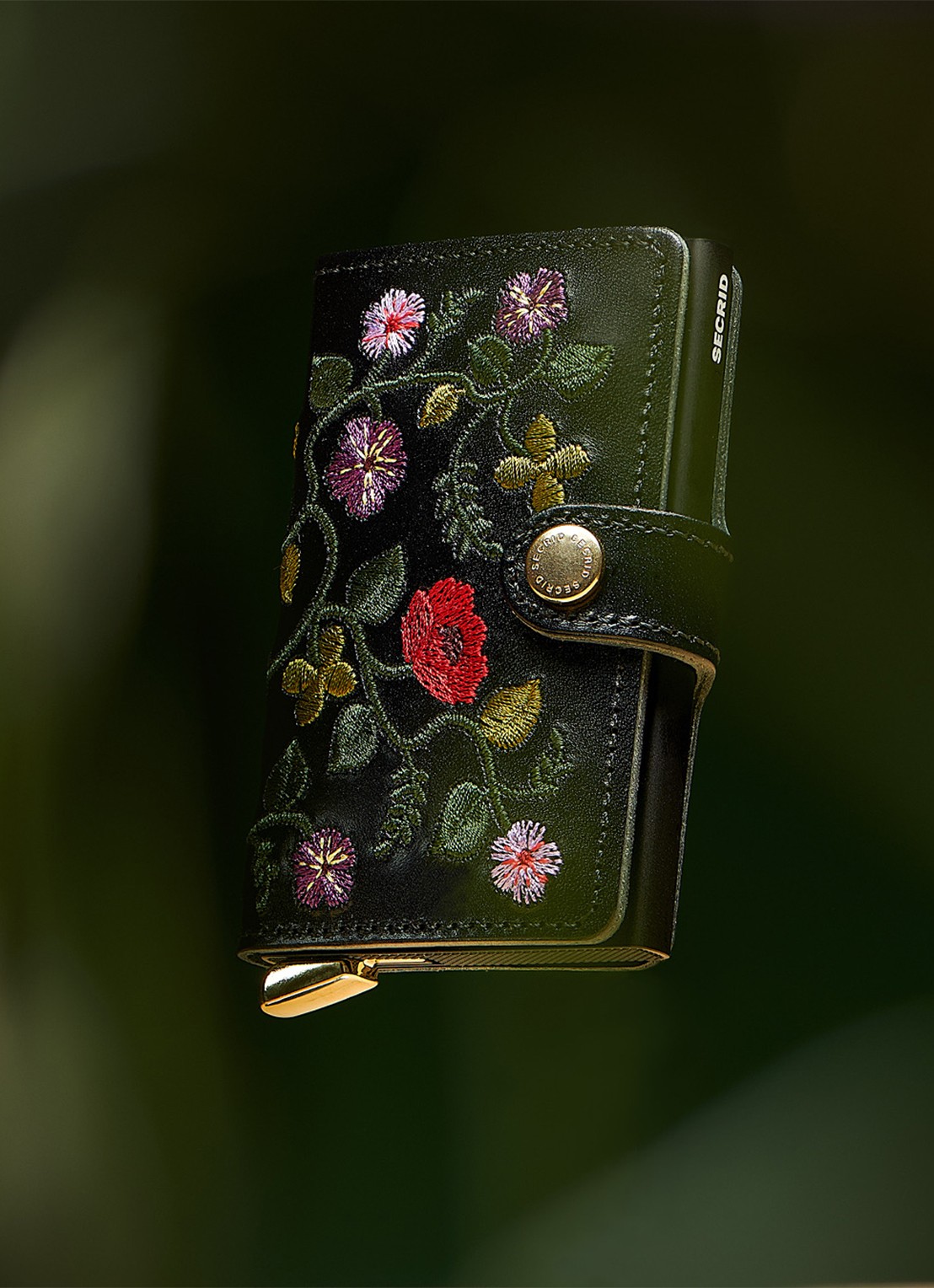 Secrid Miniwallet+ pasjeshouder van leer - detail 5 olijfgroen