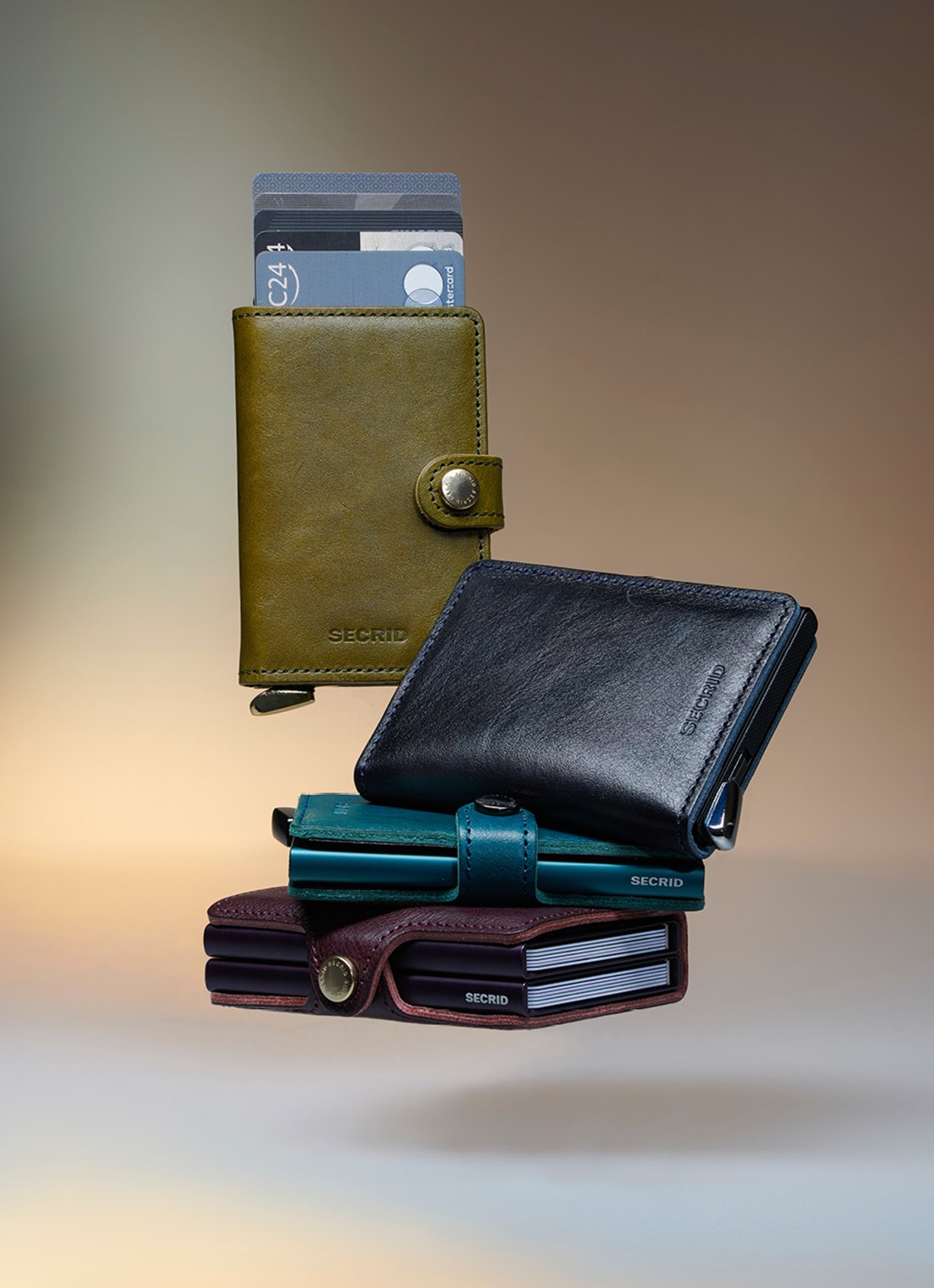 Secrid Slimwallet+ pasjeshouder van leer - detail 7 olijfgroen
