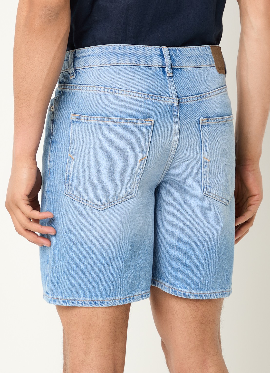 Selected Alex loose fit jeans met steekzakken - achterkant indigo