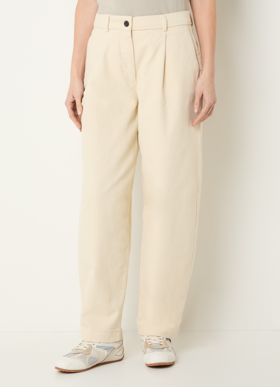 Selected Alma mid waist tapered fit broek met steekzakken - detail creme