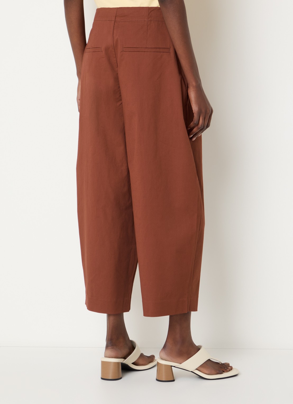 Selected Carmen high waist wide fit cropped broek met steekzakken - achterkant 3 steenrood