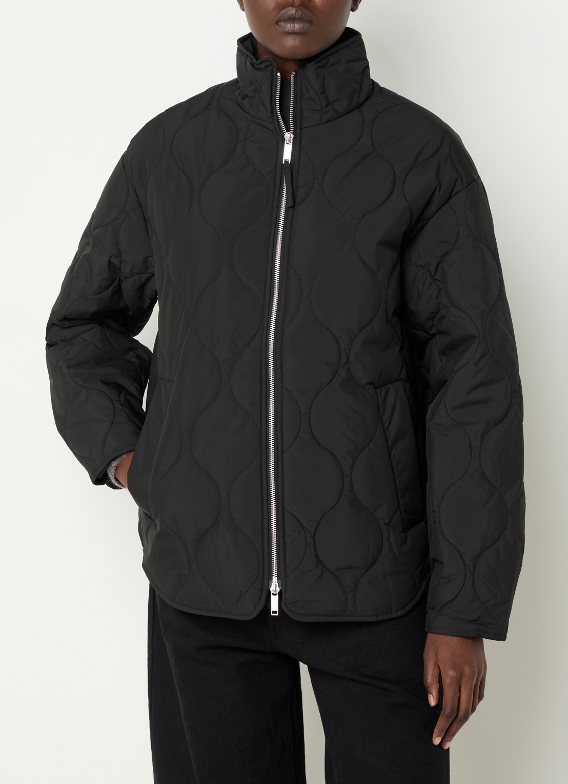 Selected Cilla gewatteerd jack met quilt patroon en steekzakken - detail 4 zwart
