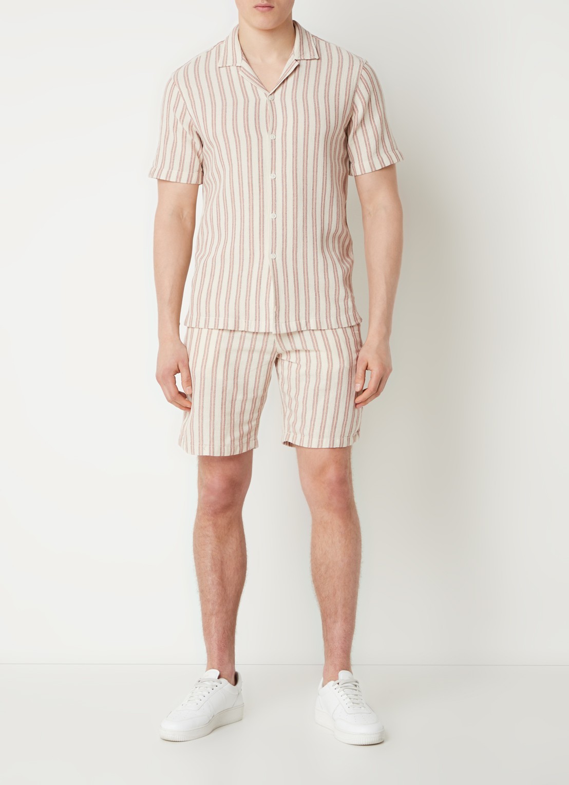 Selected Comfort Brody straight fit korte broek in  katoenblend met streepprint - voorkant 4 beige
