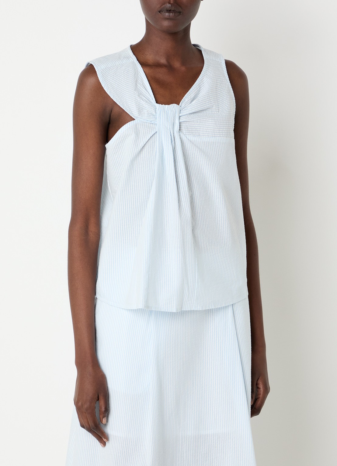 Selected Hannah mouwloze top met streepprint - detail blauw