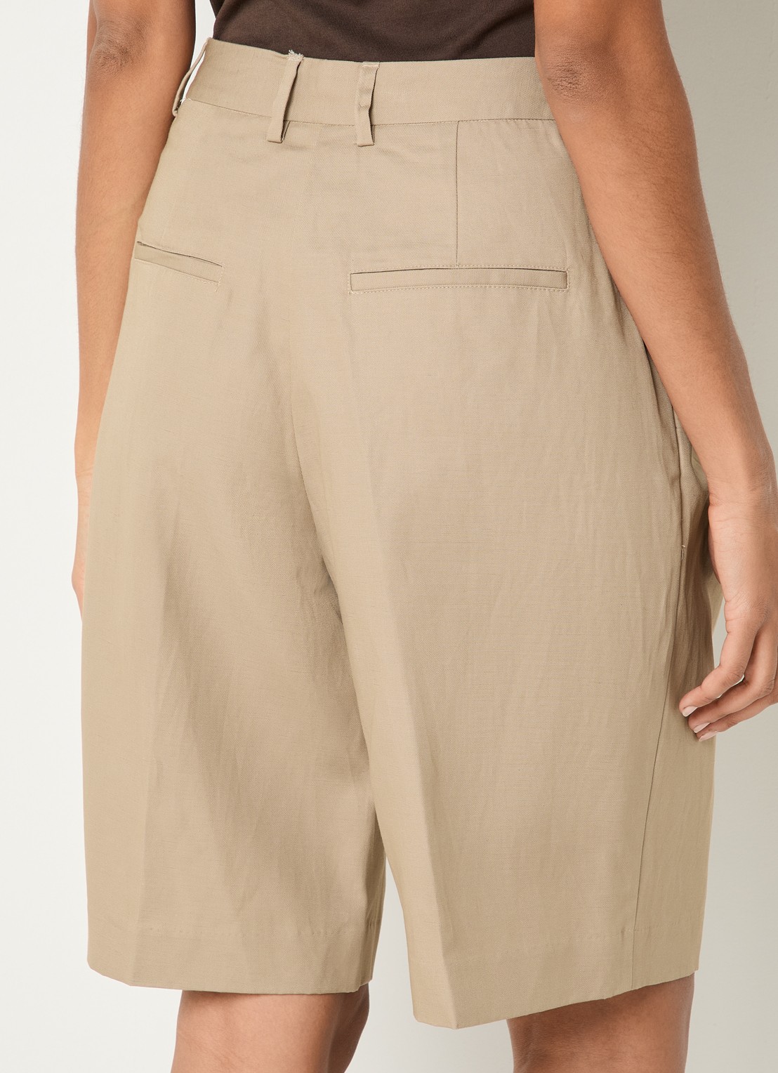 Selected High waist straight fit korte broek met steekzakken - achterkant 3 beige