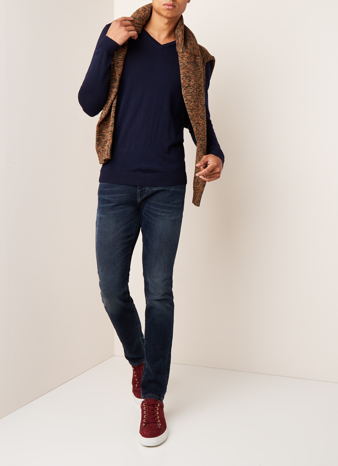 Selected Homme Tower fijngebreide pullover met V-hals  - voorkant 3 donkerblauw