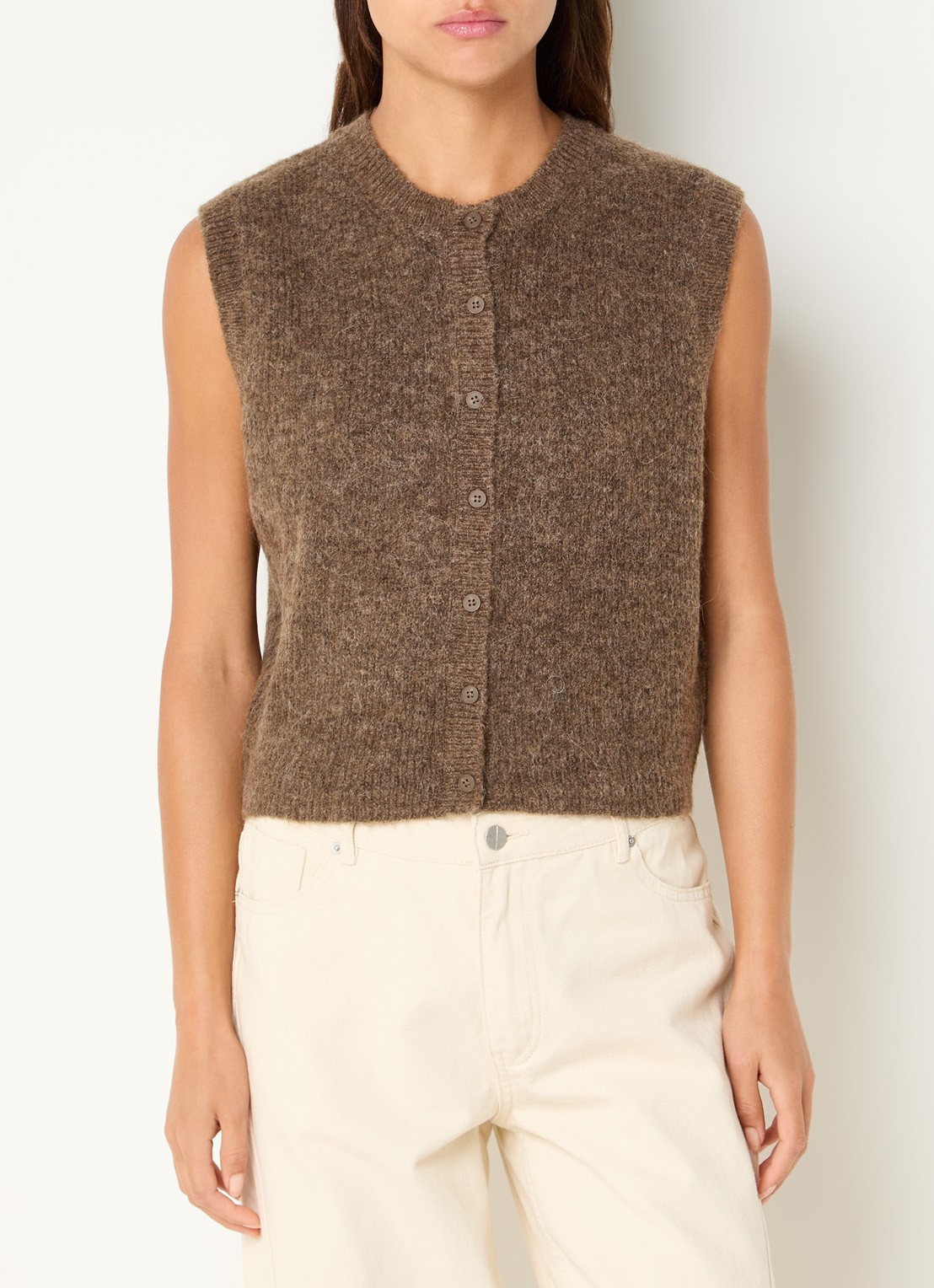 Selected Lulu fijngebreid gilet in wolblend met ronde hals - detail lichtbruin