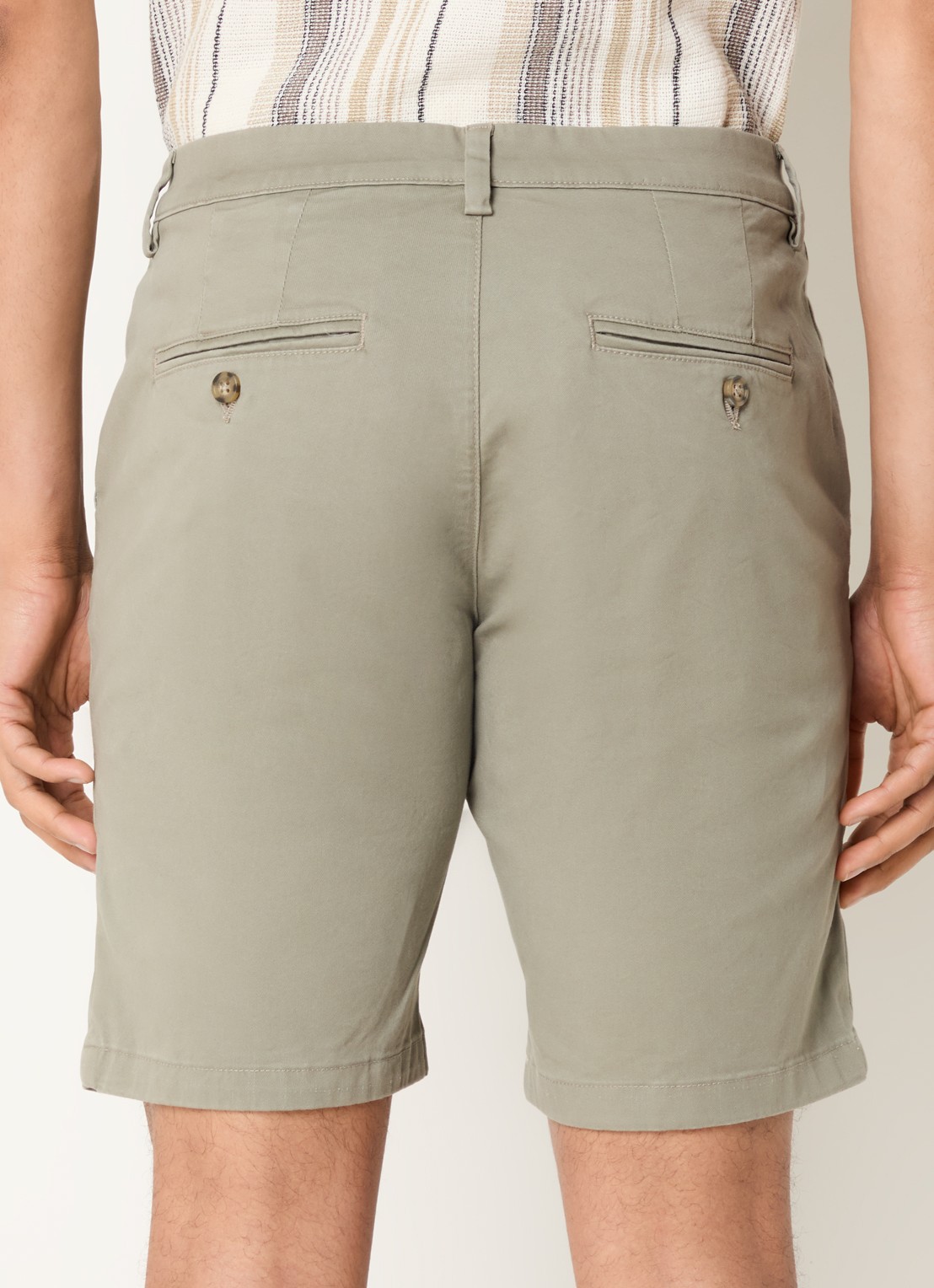 Selected Miles slim fit korte chino met steekzakken - achterkant groen