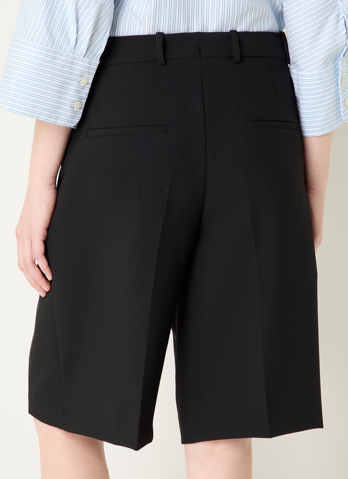Selected Rita high waist wide fit korte broek met steekzakken - achterkant zwart