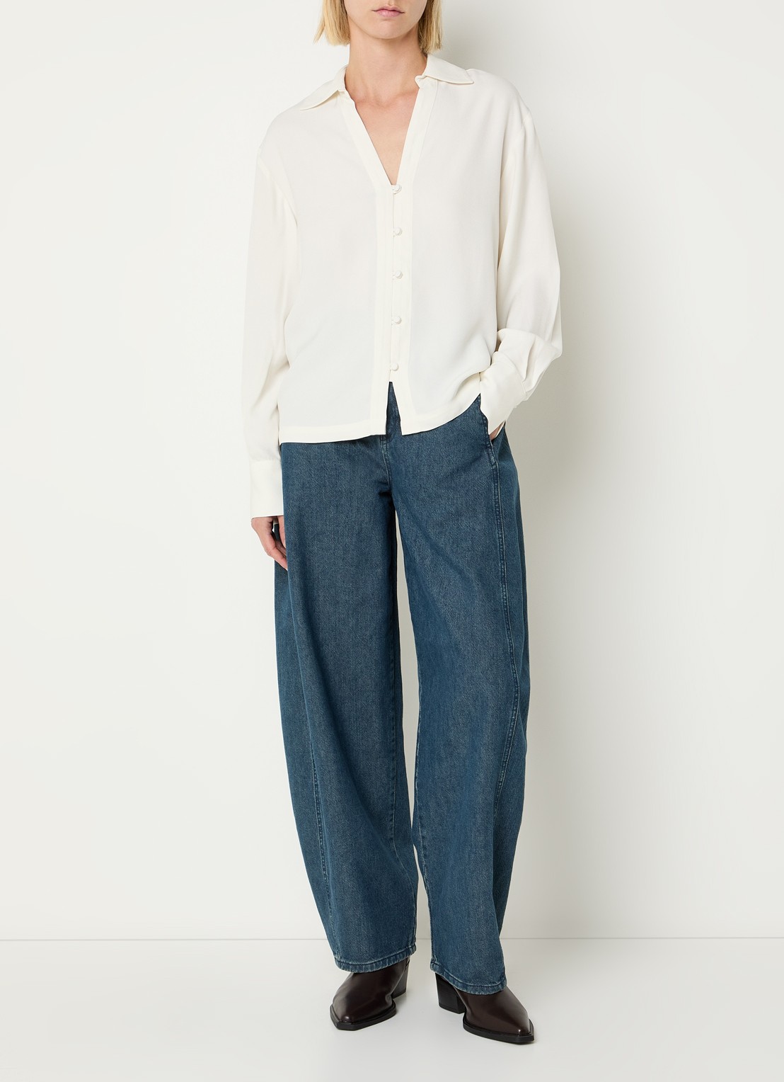 Selected Soler blouse met V-hals - voorkant 3 gebroken wit