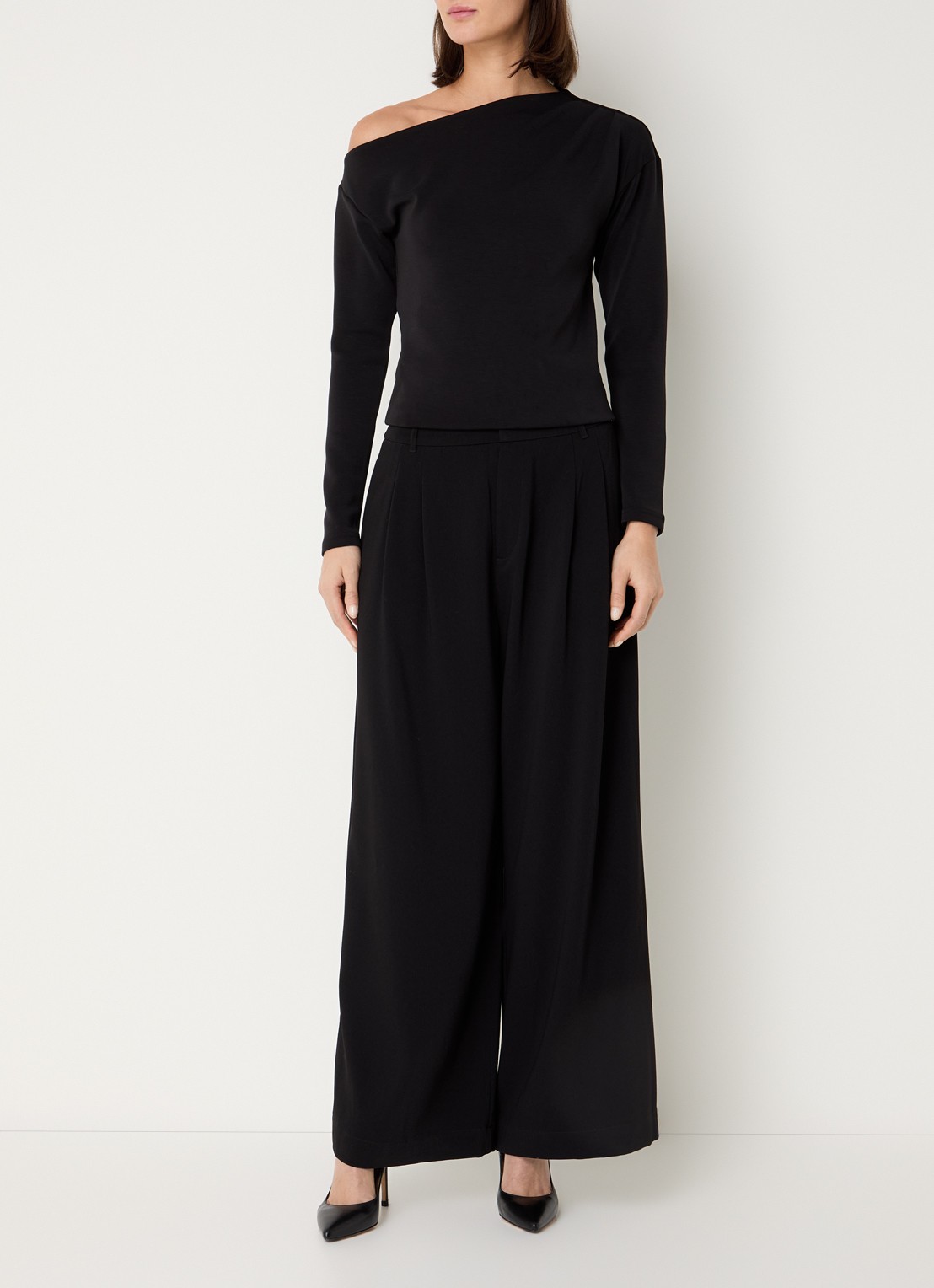 Selected Tenny off shoulder top met asymmetrische hals - voorkant 3 zwart