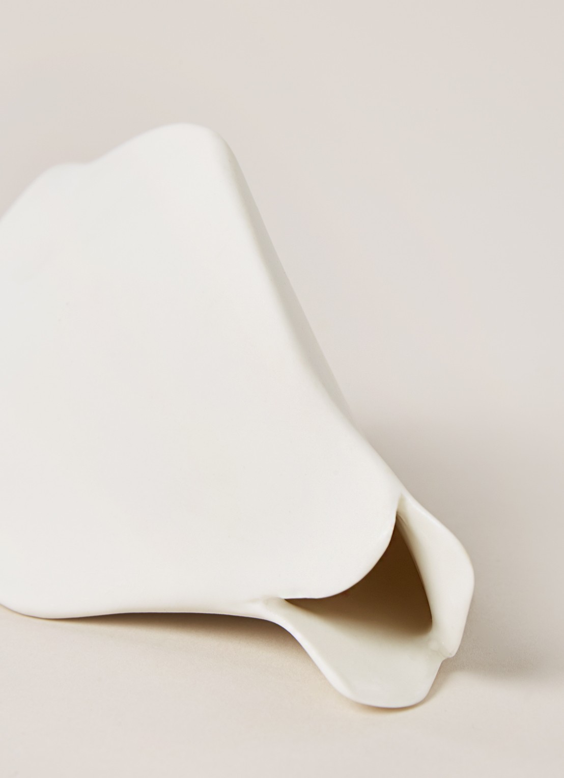 Serax Bloemenroos vaas 14 cm - detail wit