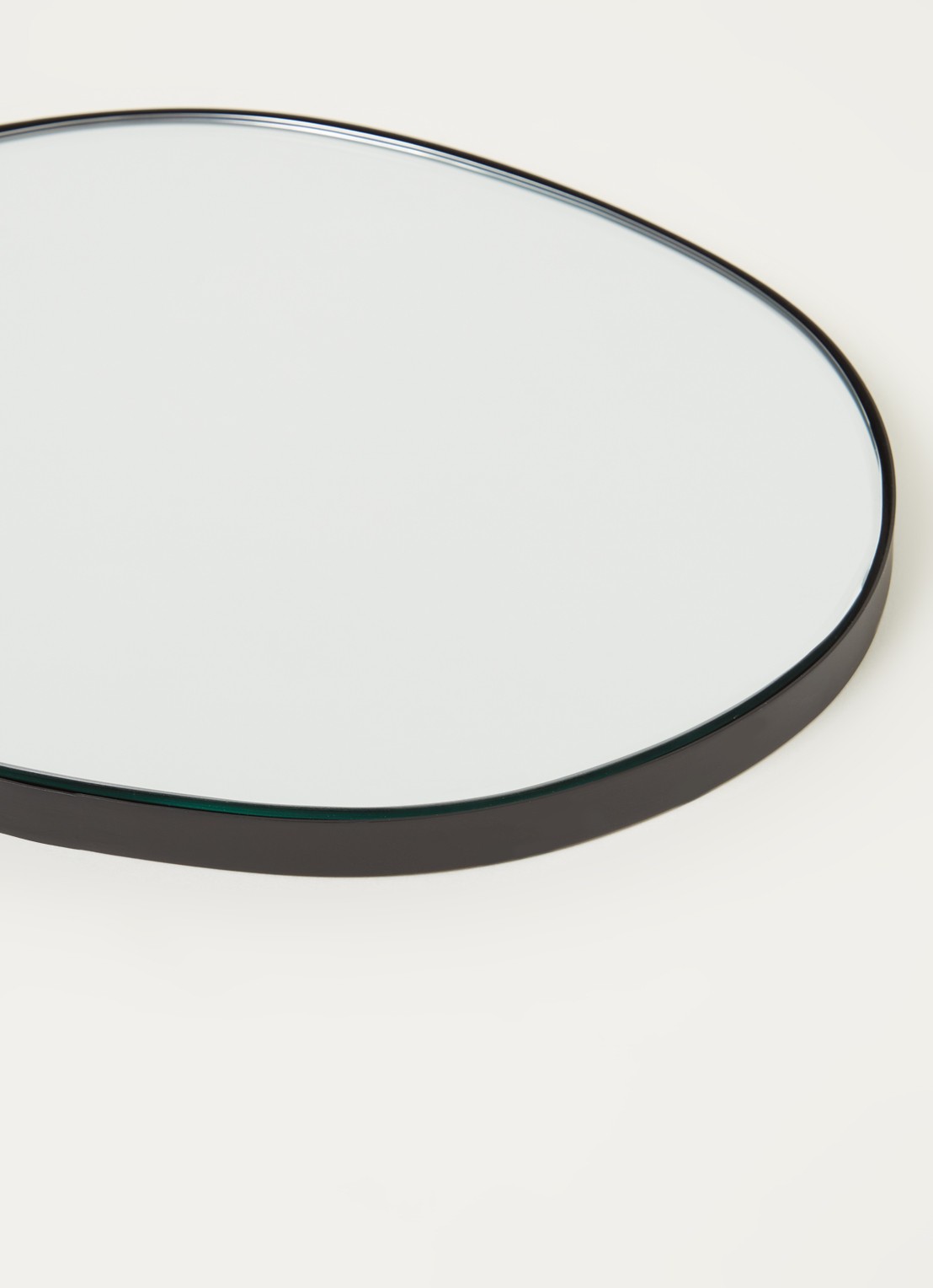 Serax C wandspiegel 30 x 23 cm  - detail 3 zwart