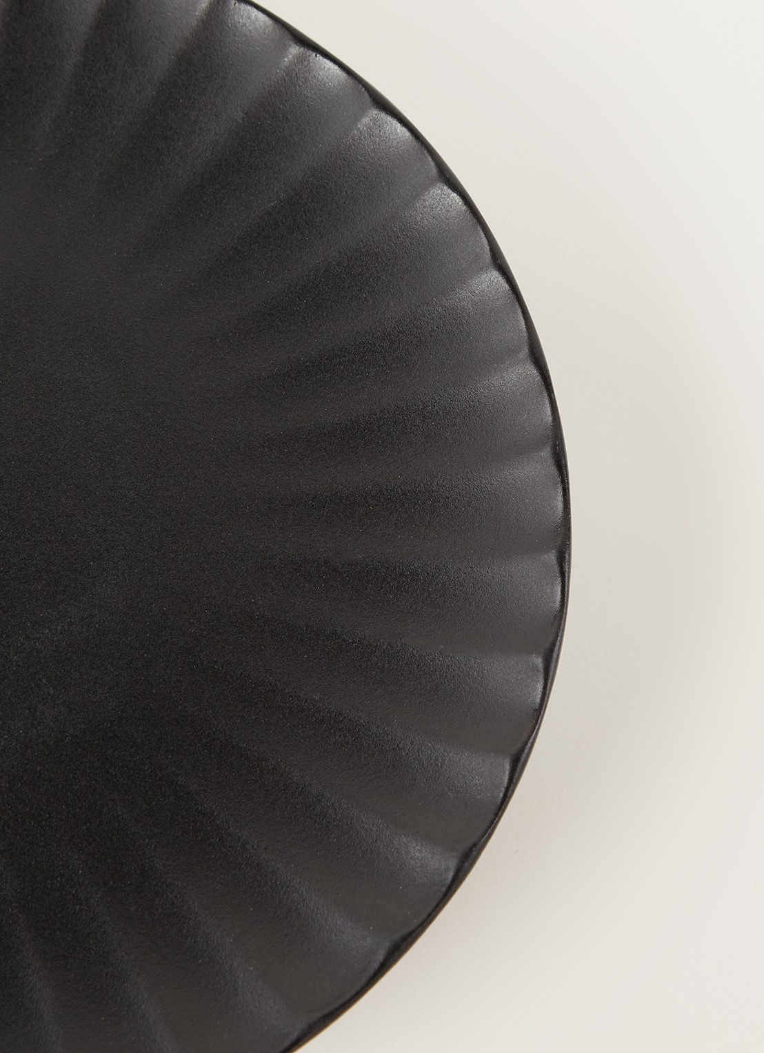 Serax Inku taartplateau 25 cm - detail 3 zwart