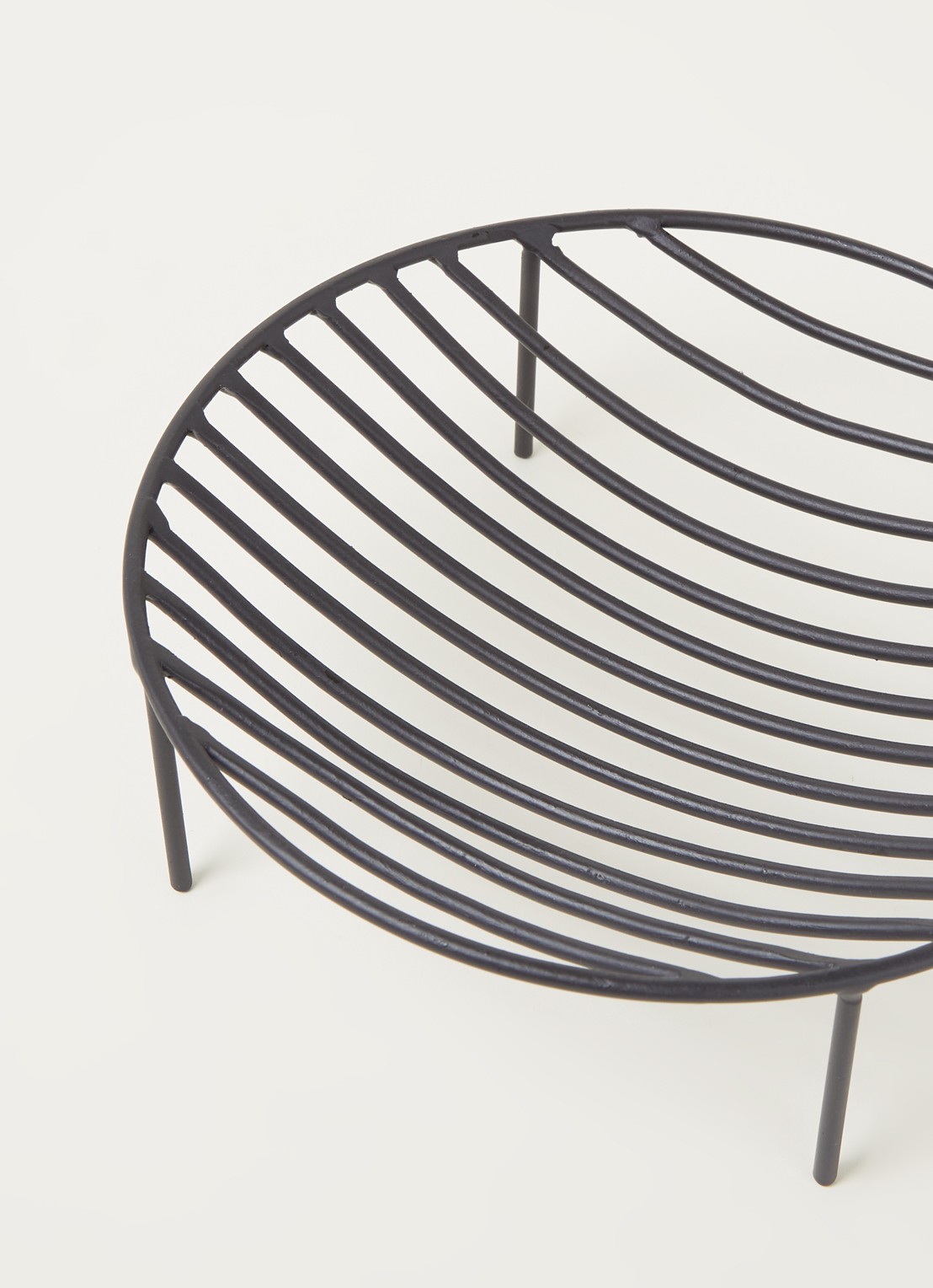 Serax Nana schaal 20 cm - detail zwart