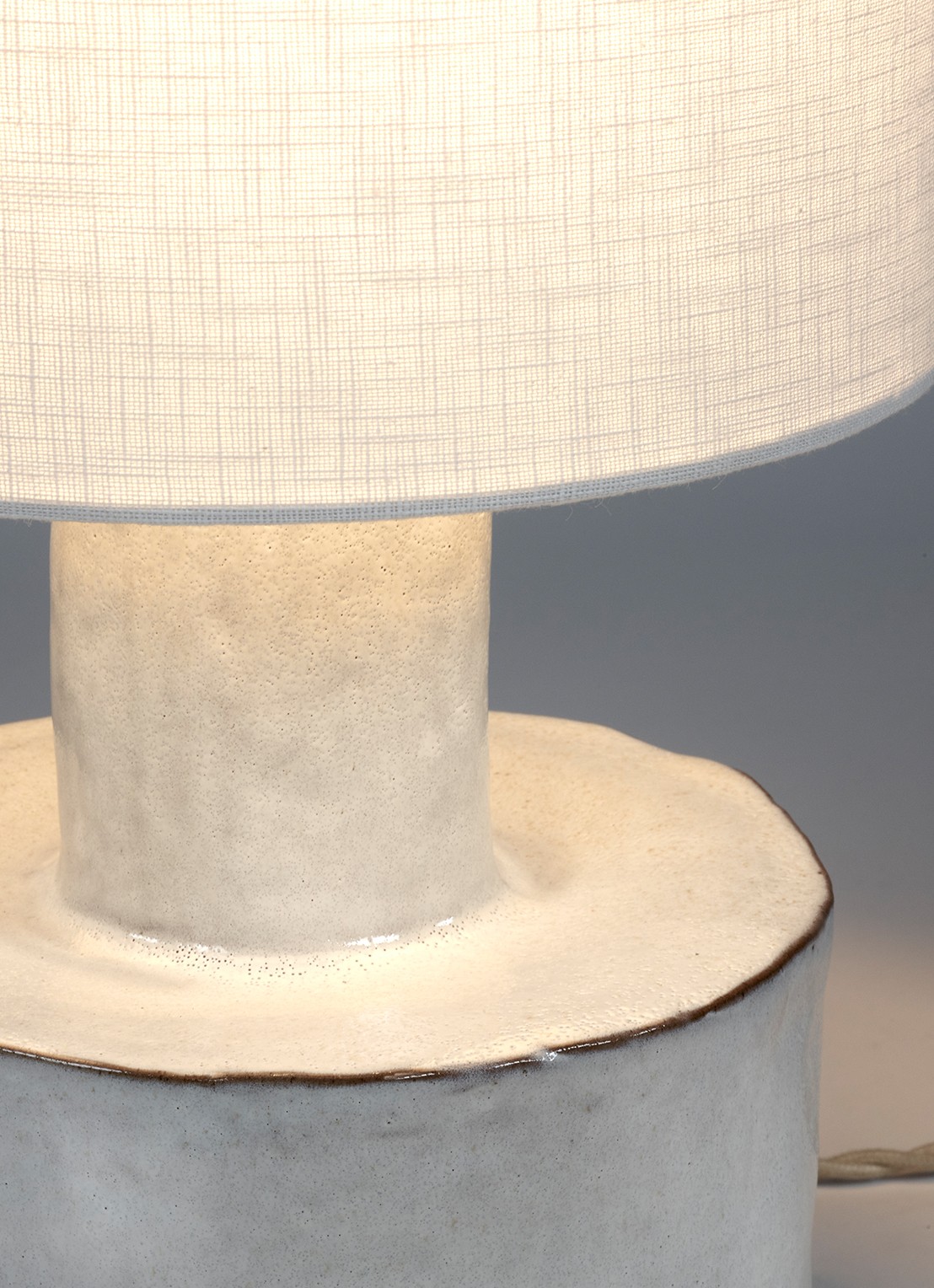 Serax Paperpulp vaas L 26 cm  - detail 3 wit