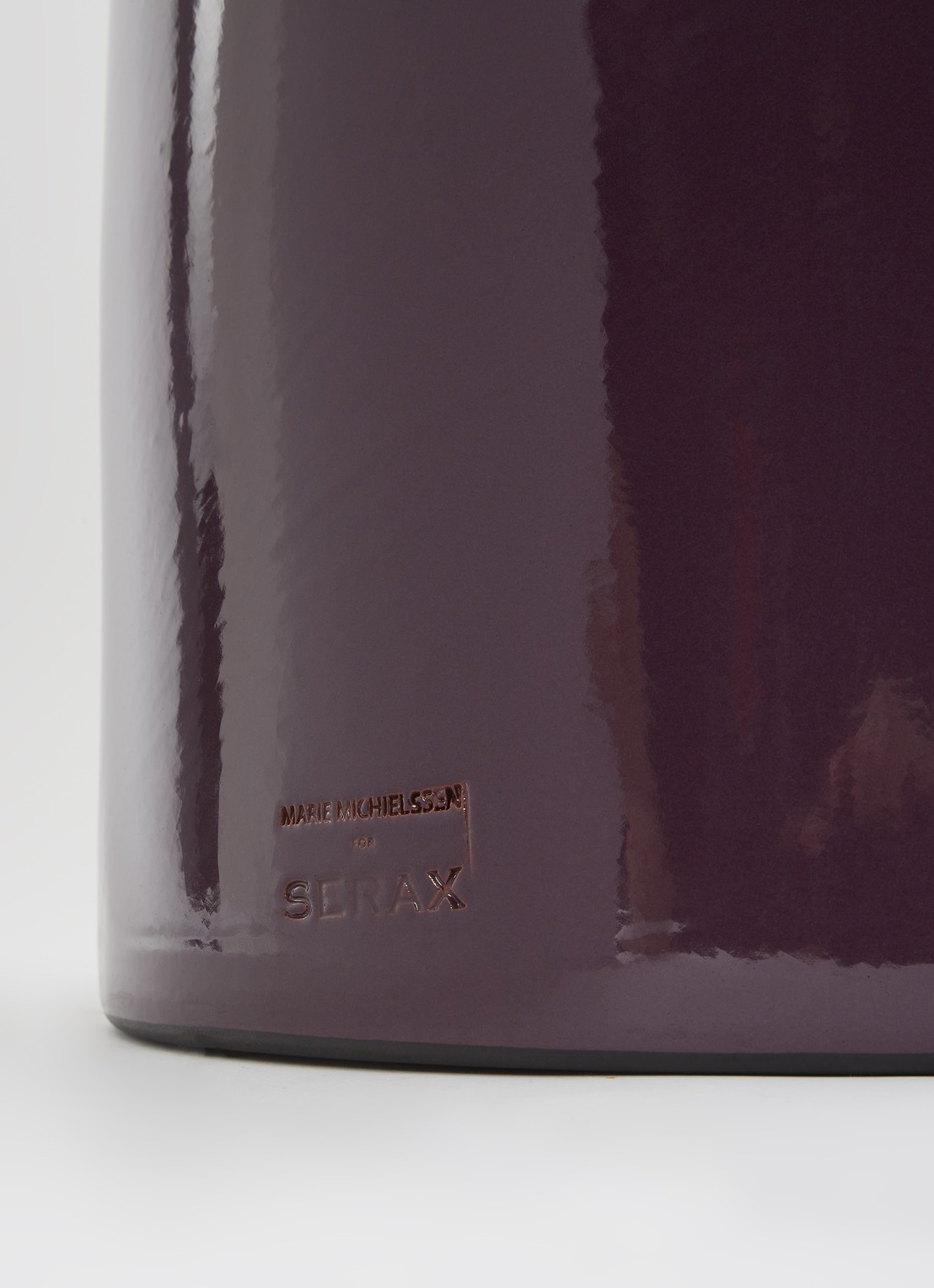 Serax Pawn bijzettafel 46 cm - voorkant 2 aubergine