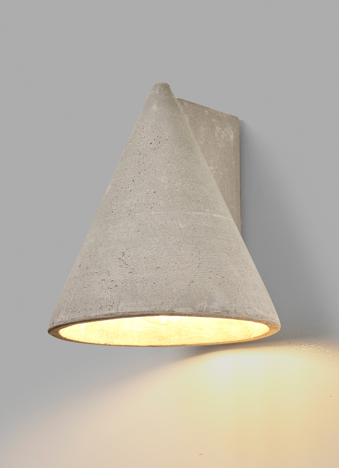 Serax Shape tafellamp Ø 15 cm - detail 3 lichtgrijs