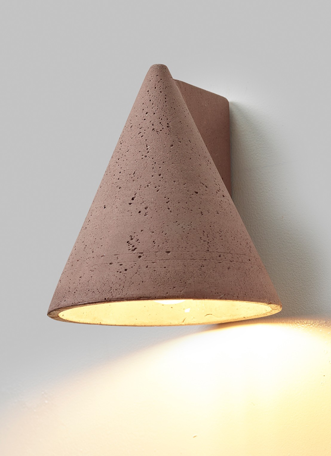 Serax Shape tafellamp Ø 15 cm - detail donkerrood