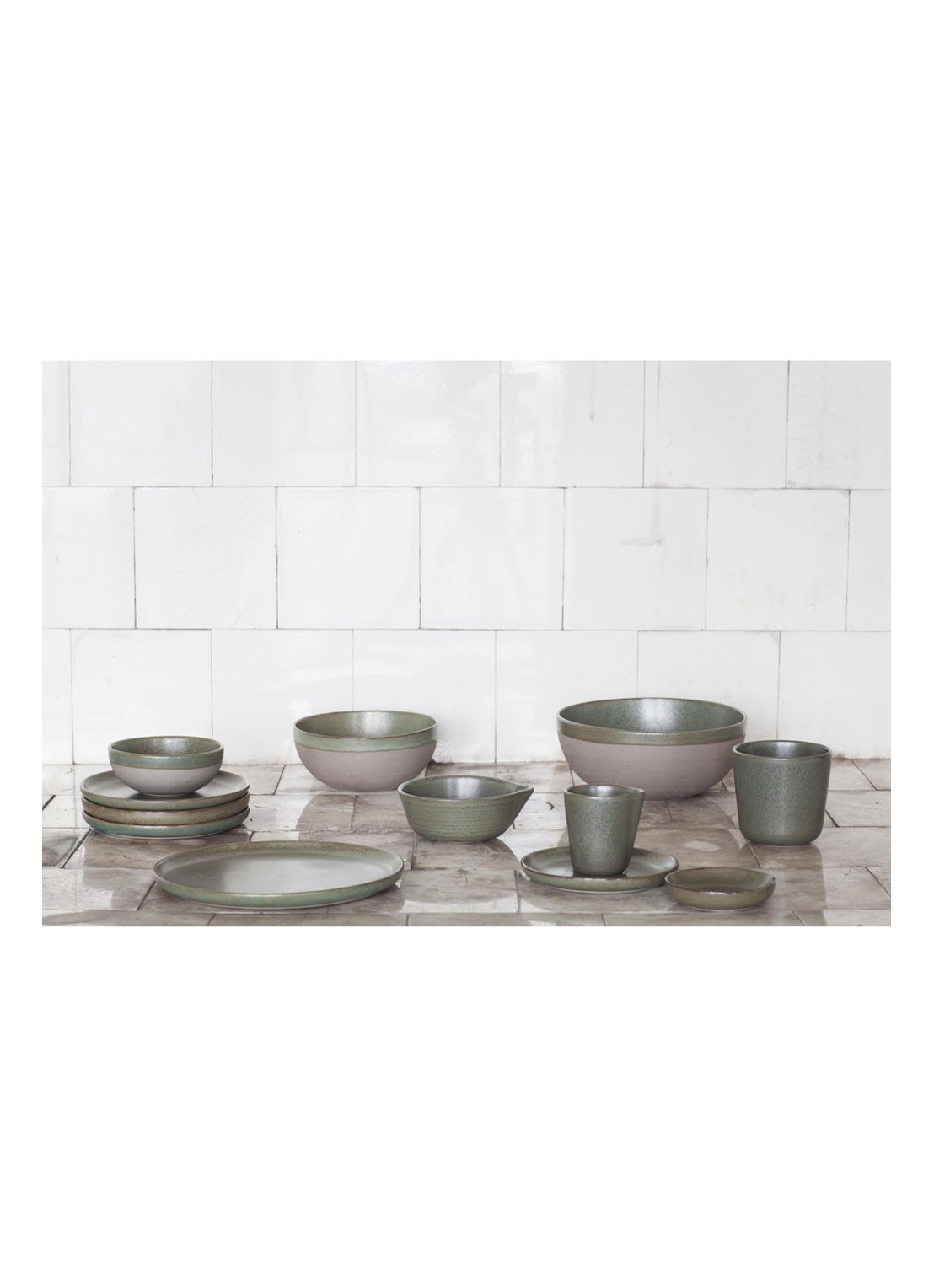 Serax Surface dinerbord 27 cm - detail legergroen