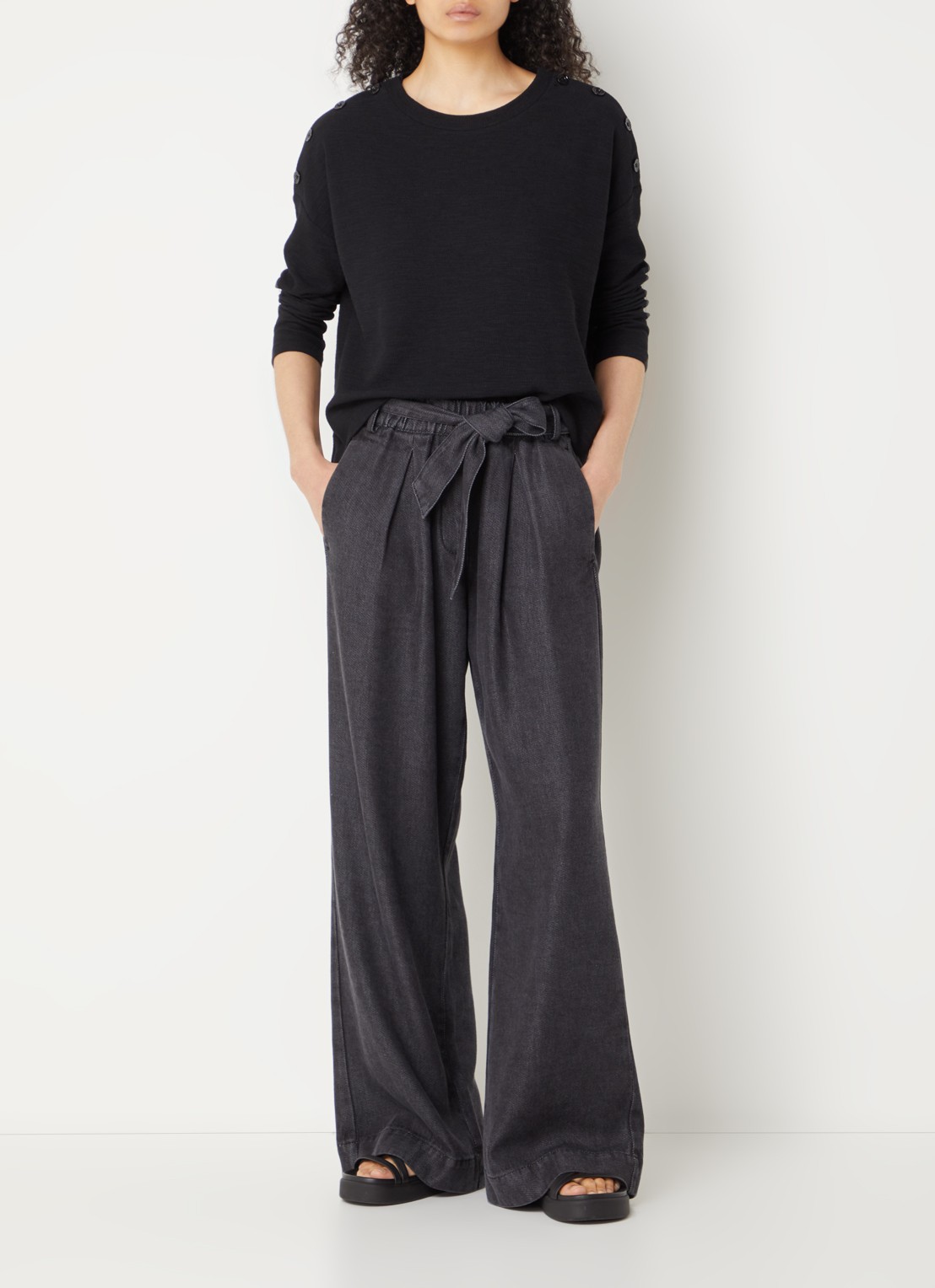 Sessùn Austin fijngebreide pullover met knoopdetail - voorkant 3 zwart