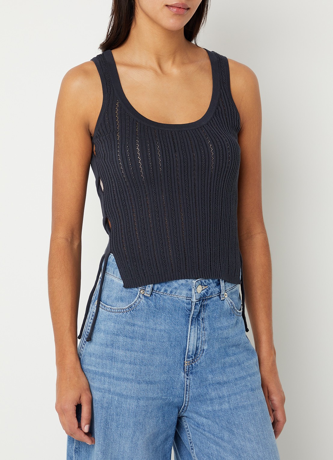 Sessùn Ayrson tanktop met opengewerkt dessin - detail 4 indigo