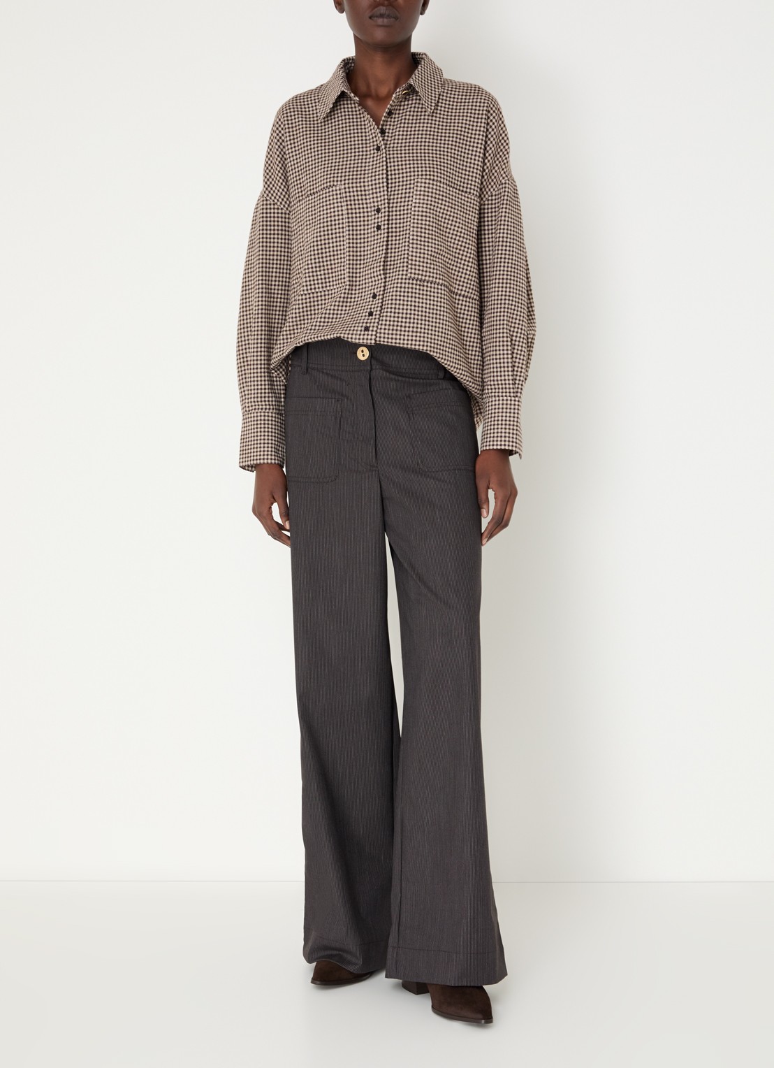 Sessùn Cecily blouse met rustdessin en opgestikte zakken - voorkant 3 bruin