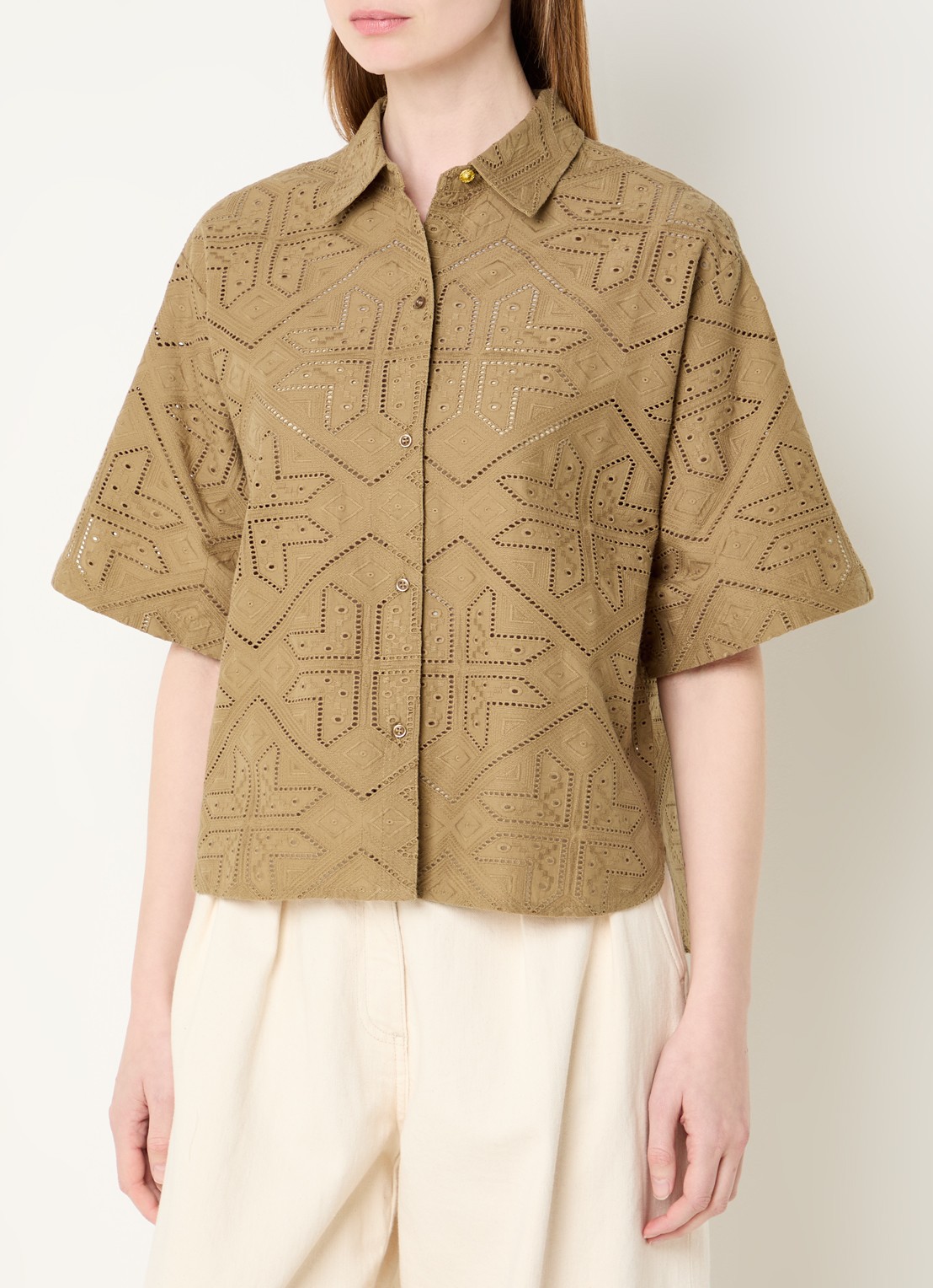 Sessùn Kaia blouse met broderie - detail camel
