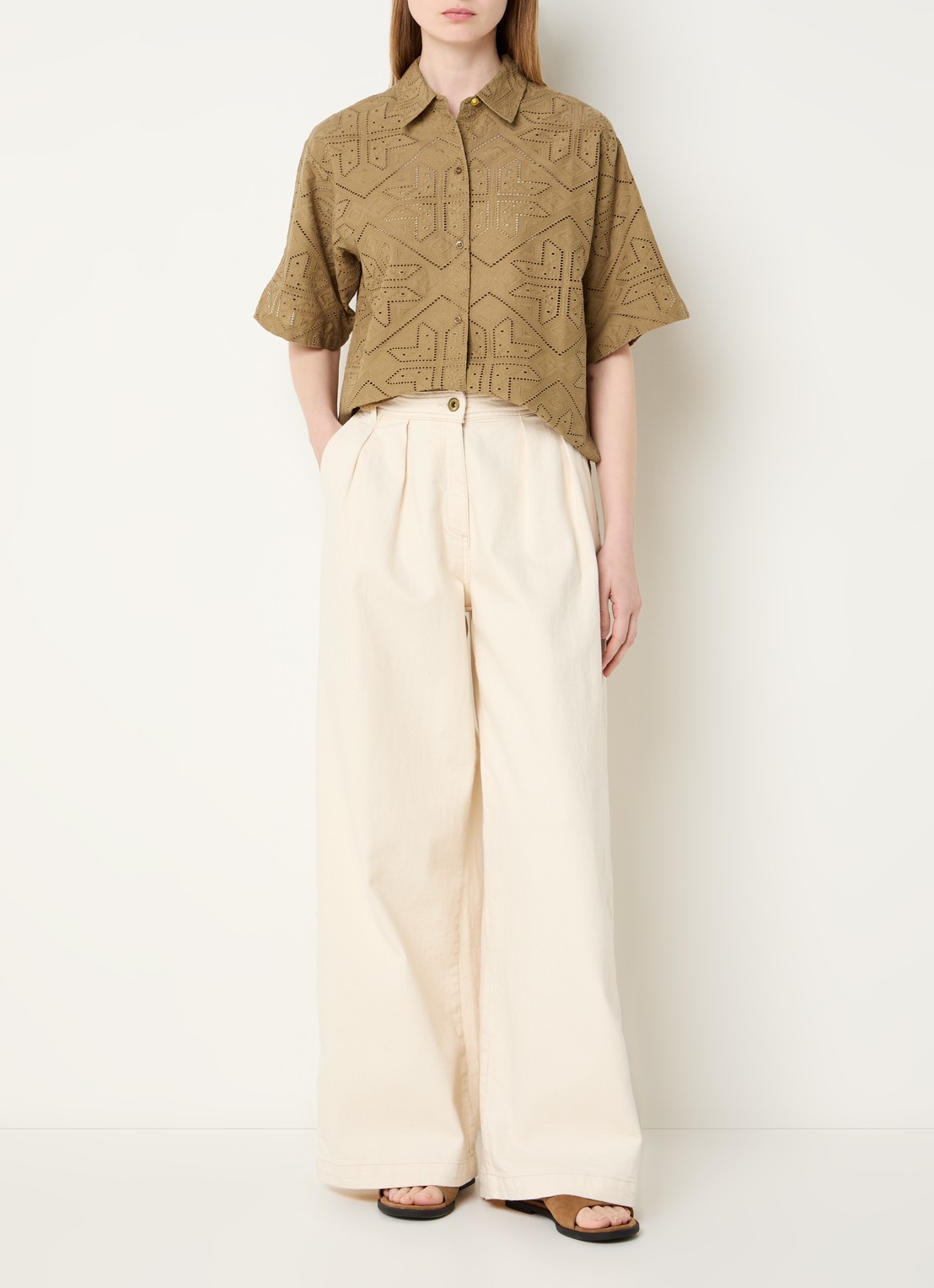 Sessùn Kaia blouse met broderie - voorkant 4 camel