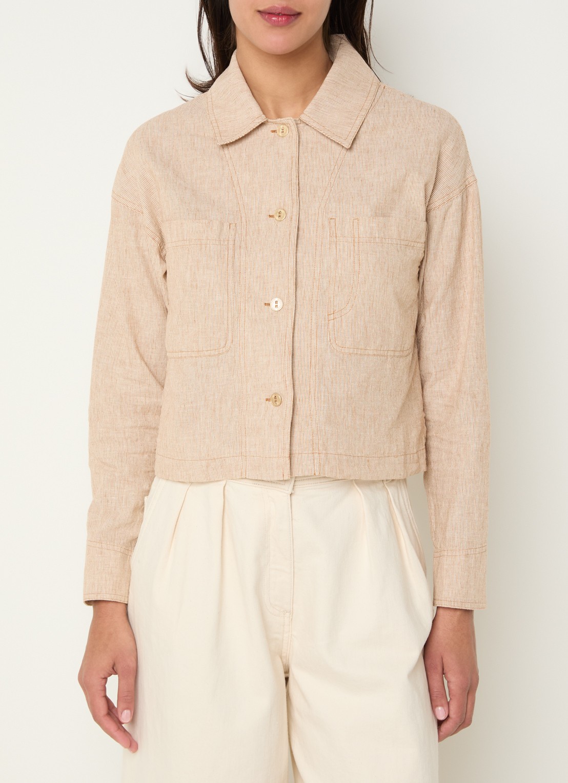Sessùn Notteri cropped blouse met krijtstreep en borstzakken - detail 4 cognac