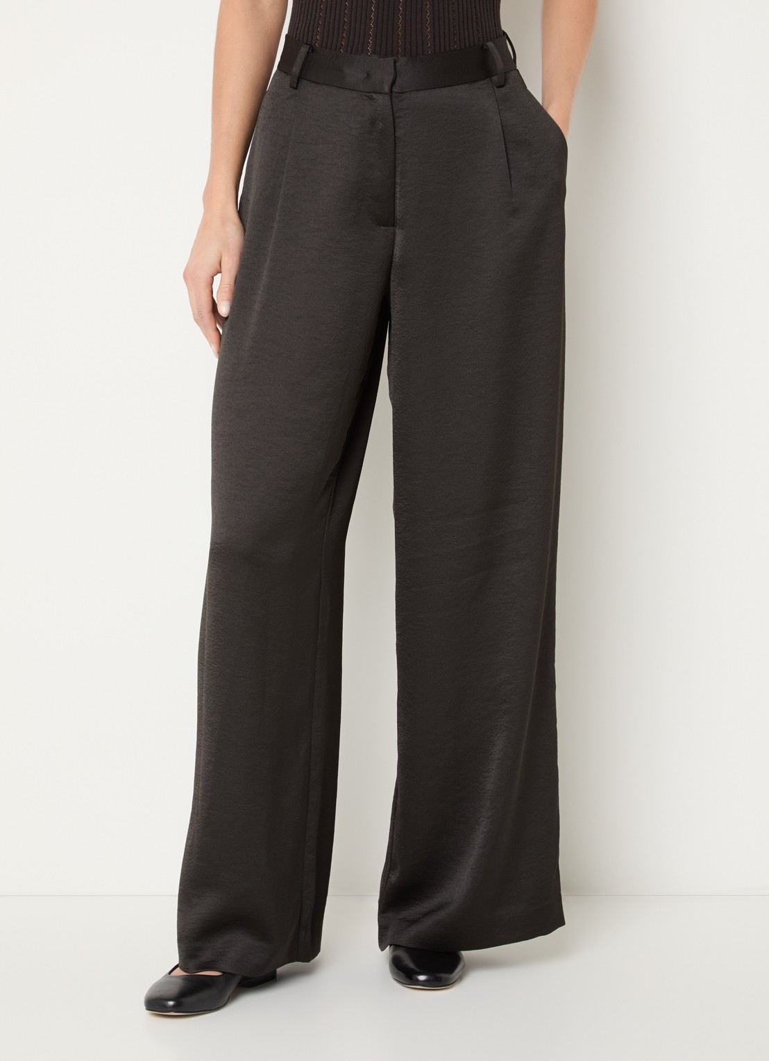 Sessùn Provenco high waist wide leg pantalon met glanzende finish  - detail 4 donkerbruin
