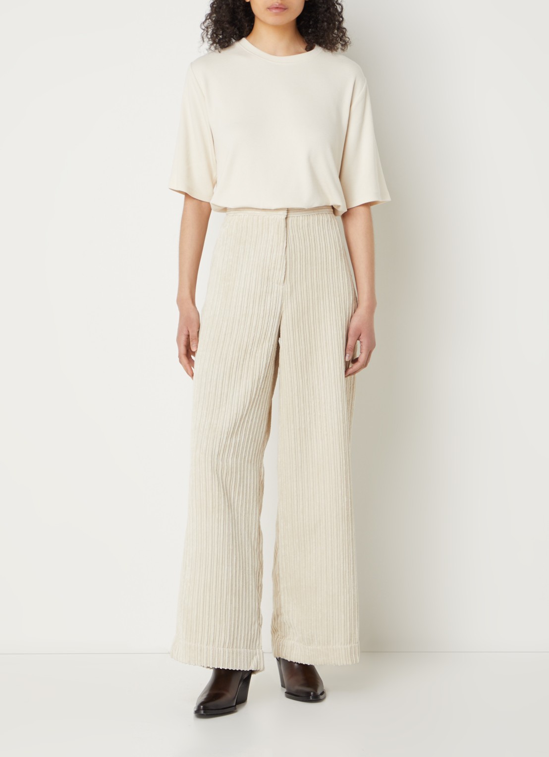 Sessùn Serge T-shirt met ribstructuur - voorkant 3 beige