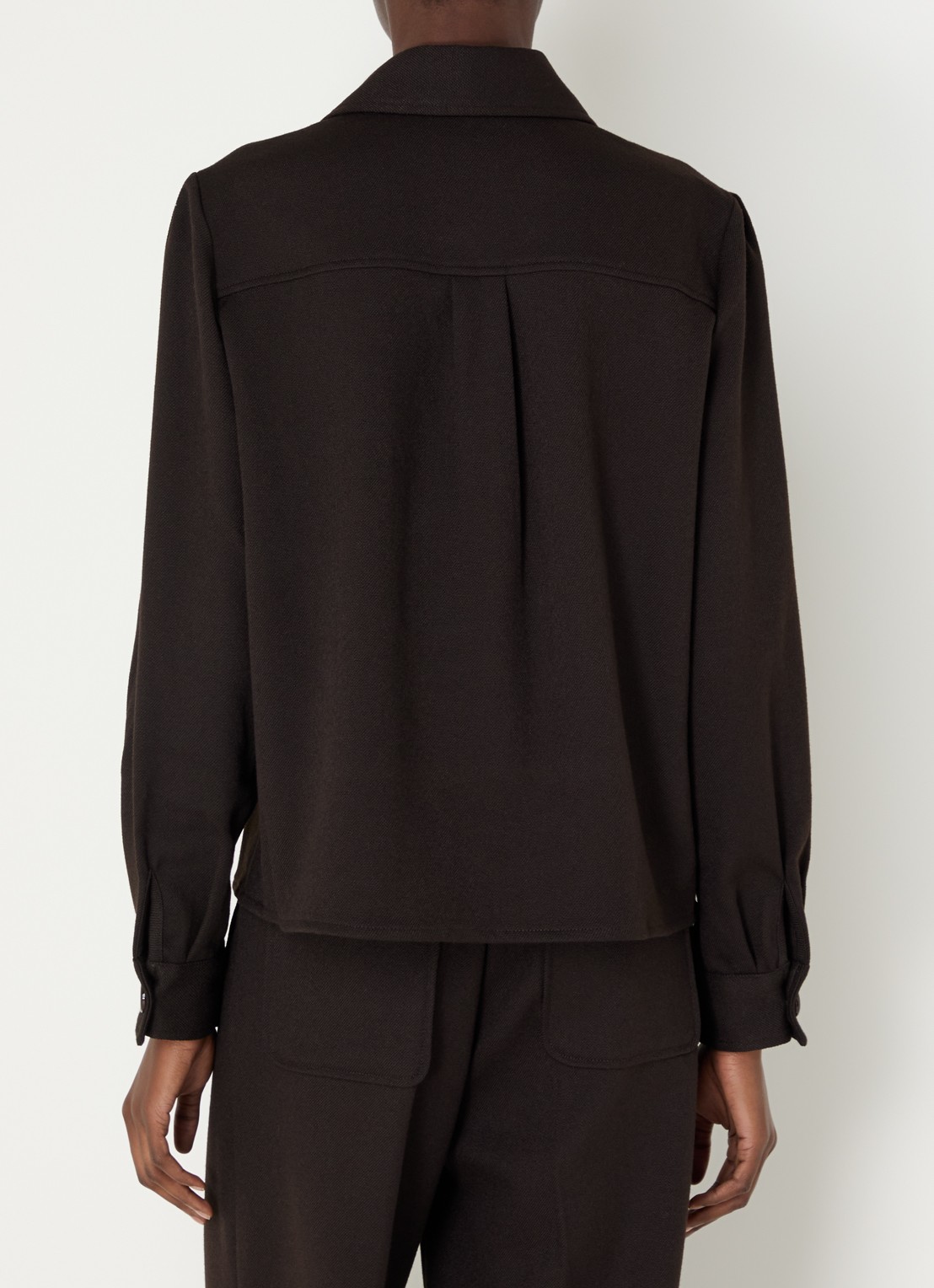 Sessùn Theodore blouse met opgestikte zakken - achterkant bruin