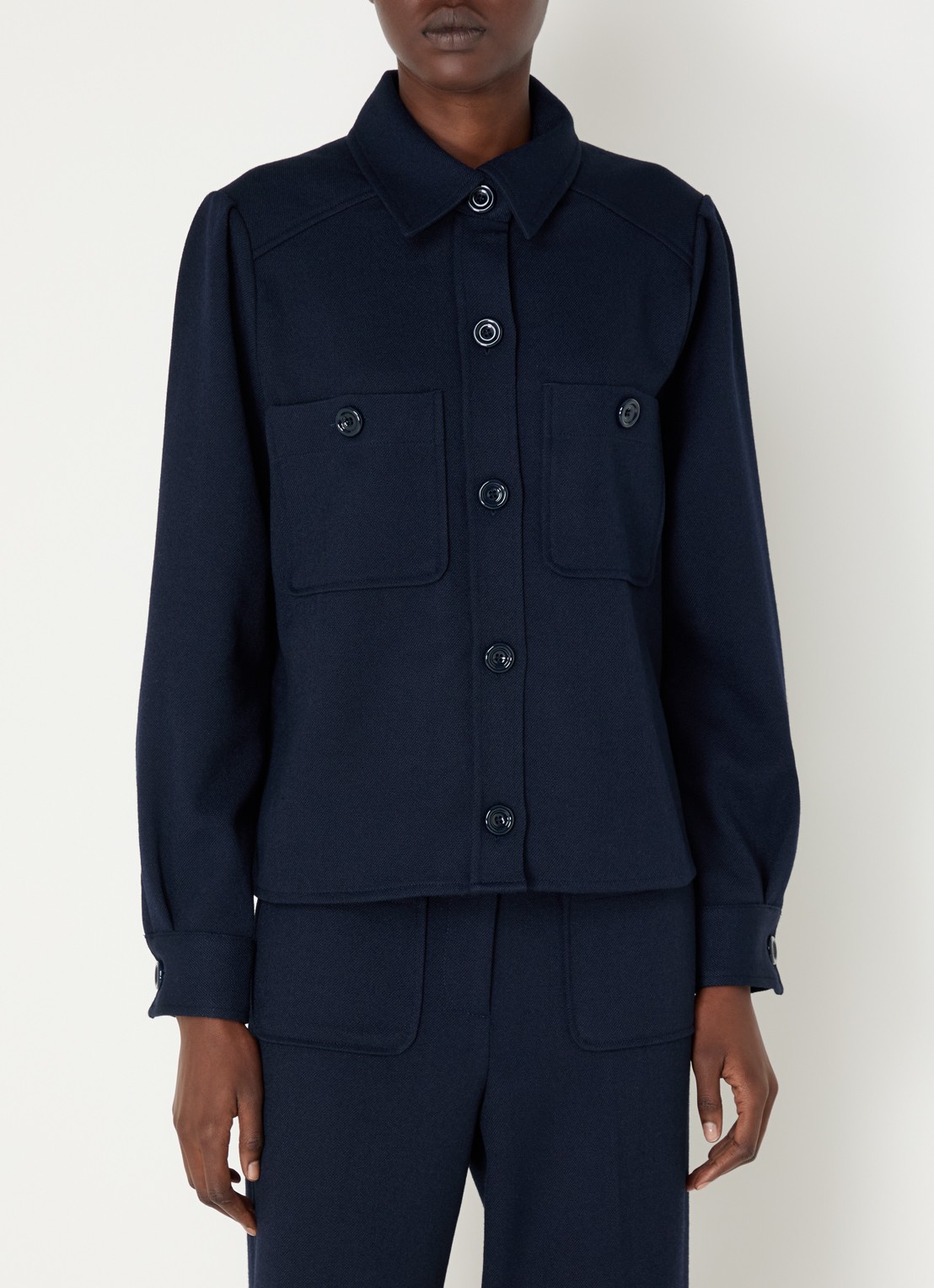 Sessùn Theodore blouse met opgestikte zakken - detail donkerblauw