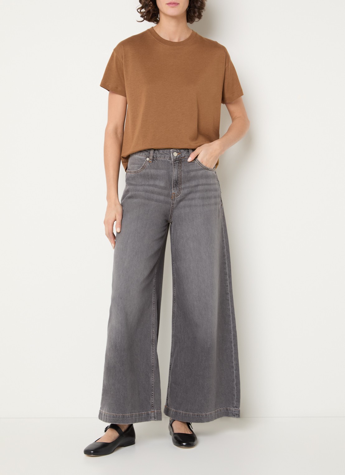 Sessùn Too T-shirt met ronde hals - voorkant 4 cognac
